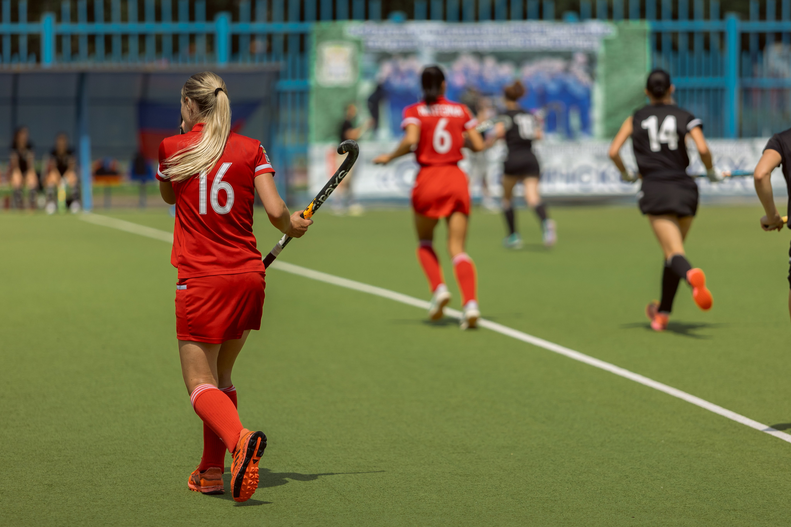 Хоккей на траве. Девушки. Минск — Виктория. 16.06.2024. Профессиональный интерьерный и репортажный фотограф Минск и РБ. Максим Орлов