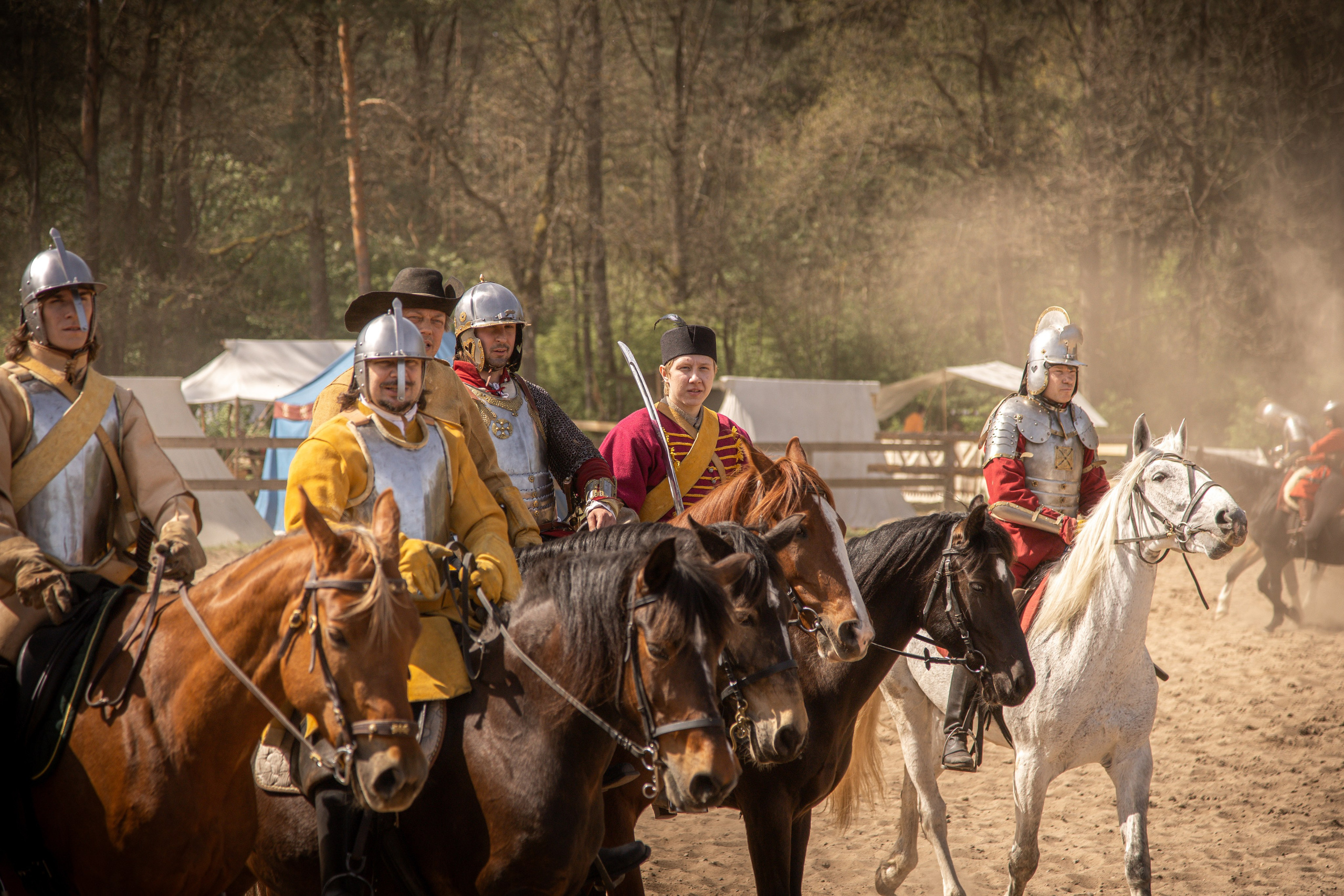 Золотая шпора. Огнем и мечем. День второй. Вылазка в лес. Штурм фортеции. Княжеский пир. Профессиональный интерьерный и репортажный фотограф Минск и РБ. Максим Орлов