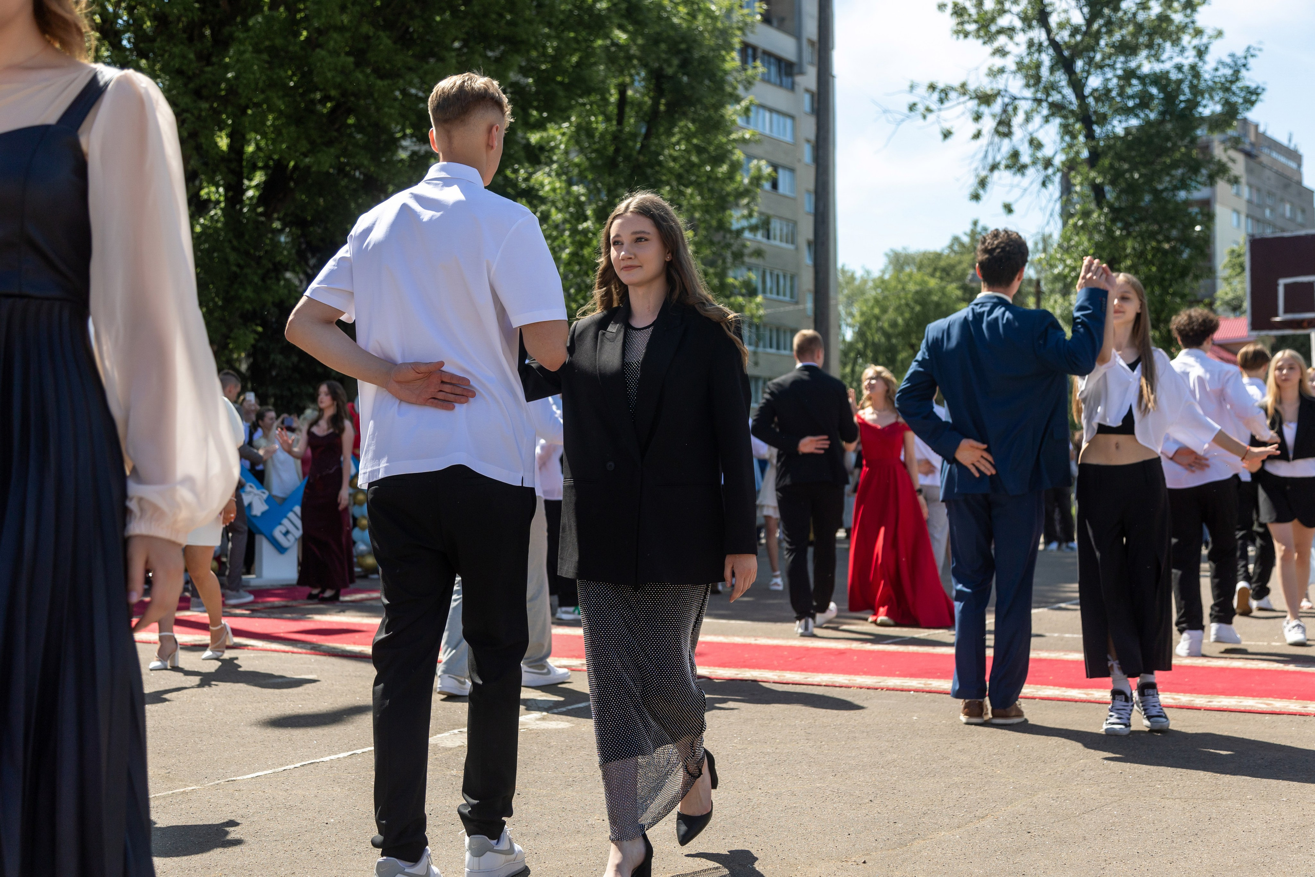 Школа 47. Последний звонок. Профессиональный интерьерный и репортажный фотограф Минск и РБ. Максим Орлов