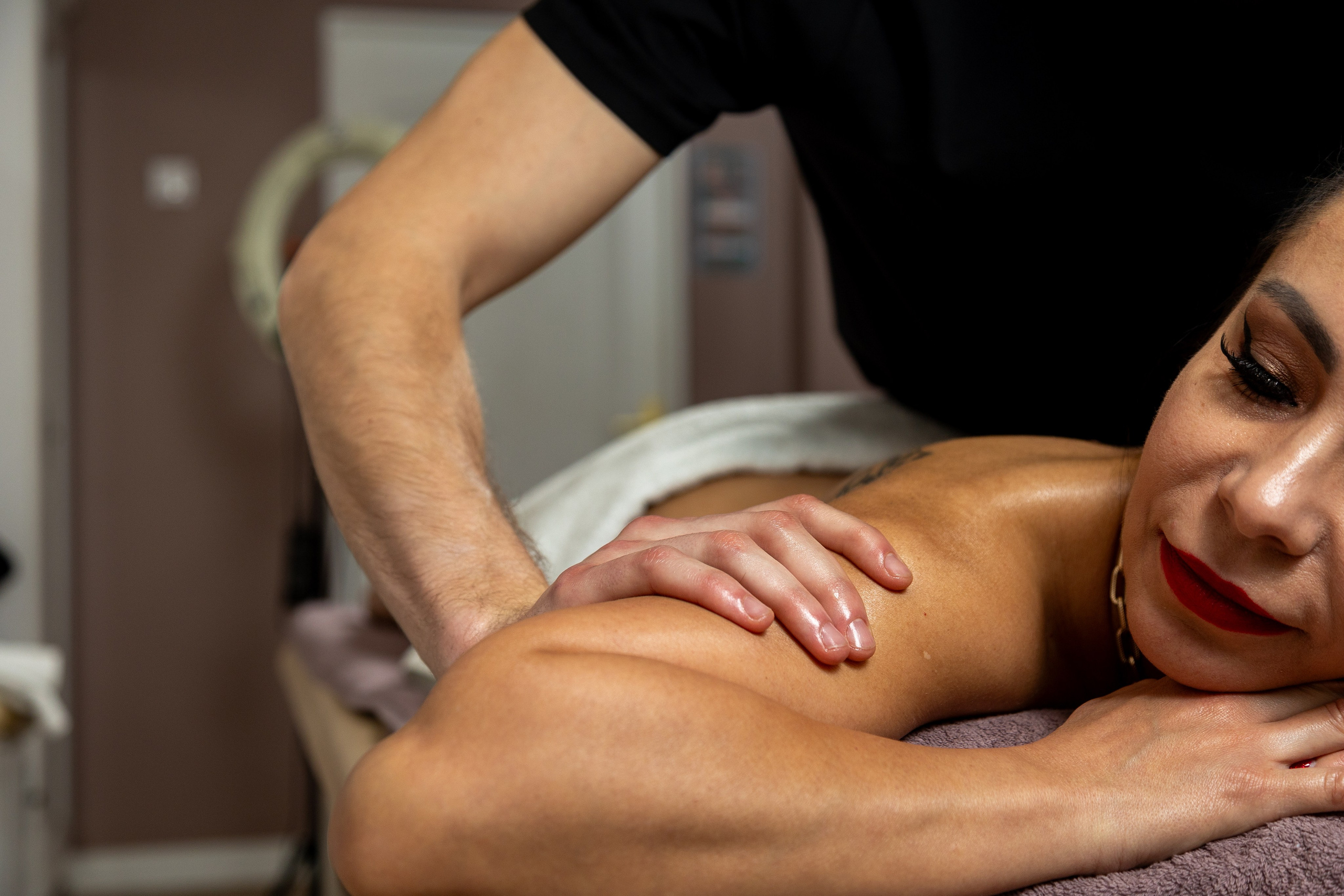 Реклама салона красоты «Манго». Профессиональный интерьерный и репортажный фотограф Минск и РБ. Максим Орлов