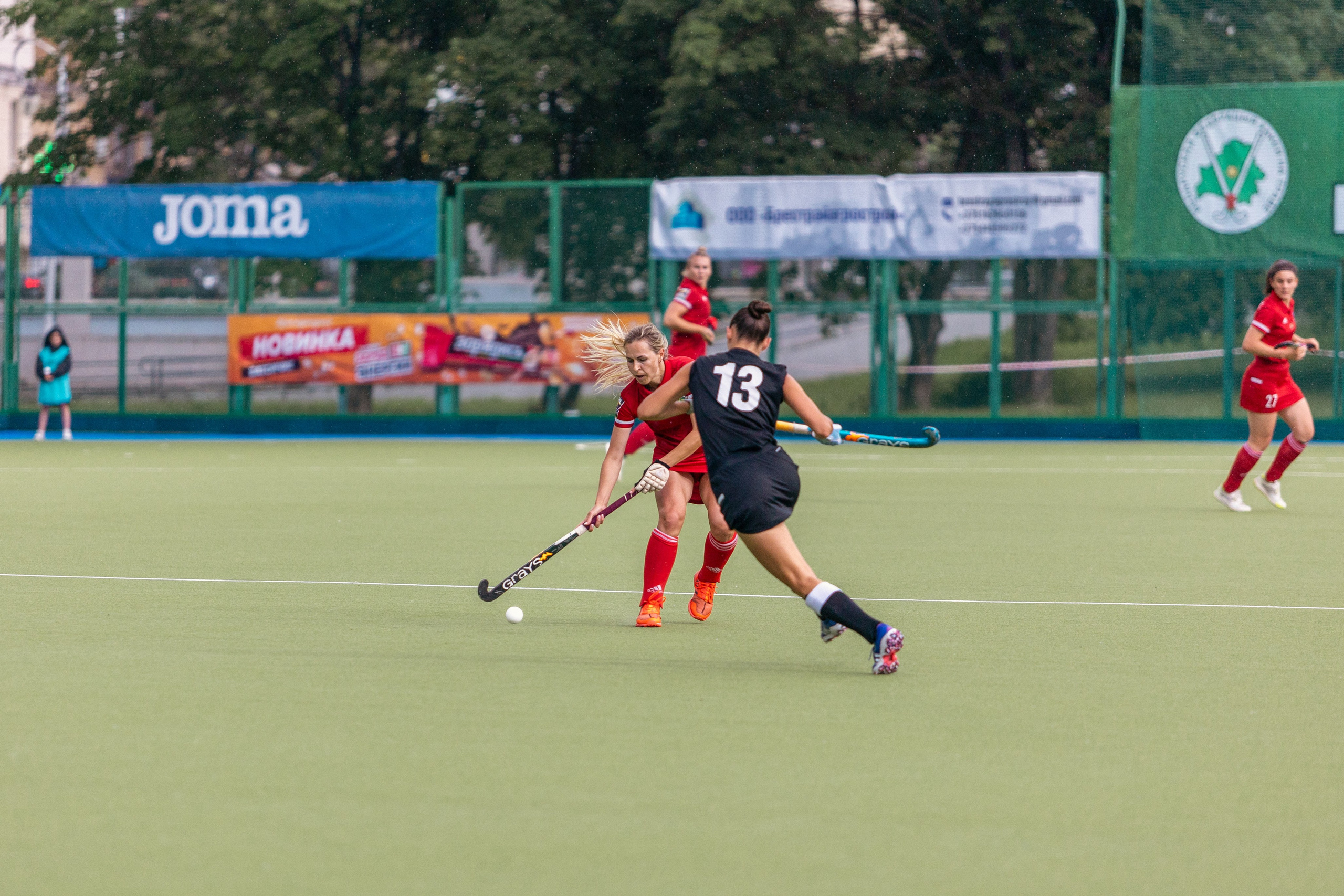Хоккей на траве. Девушки. ХК Минск — ХК Виктория (Смолевичи) 10.06.2024. Профессиональный интерьерный и репортажный фотограф Минск и РБ. Максим Орлов