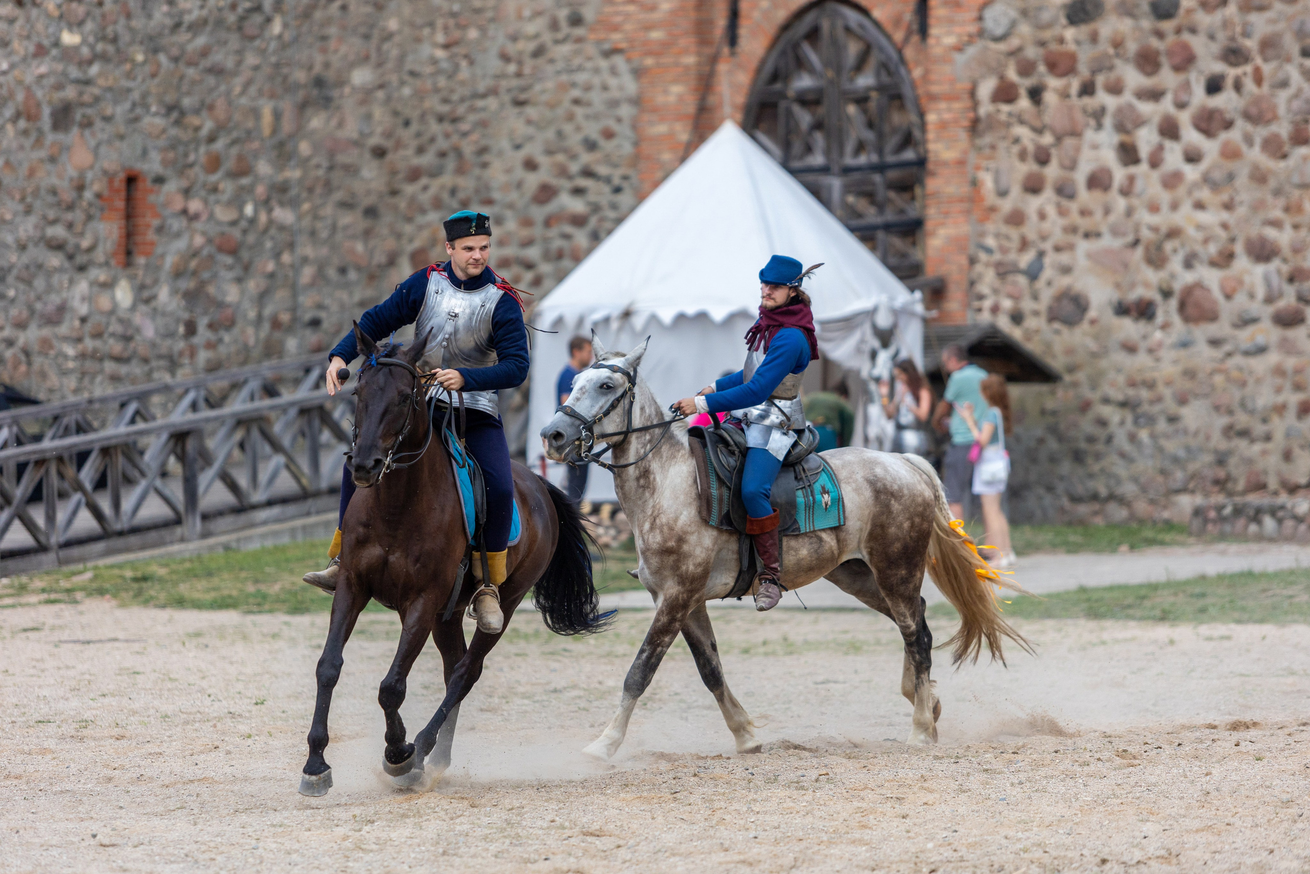 Выступление «Золотой шпоры» на празднике города Лиды. Профессиональный интерьерный и репортажный фотограф Минск и РБ. Максим Орлов