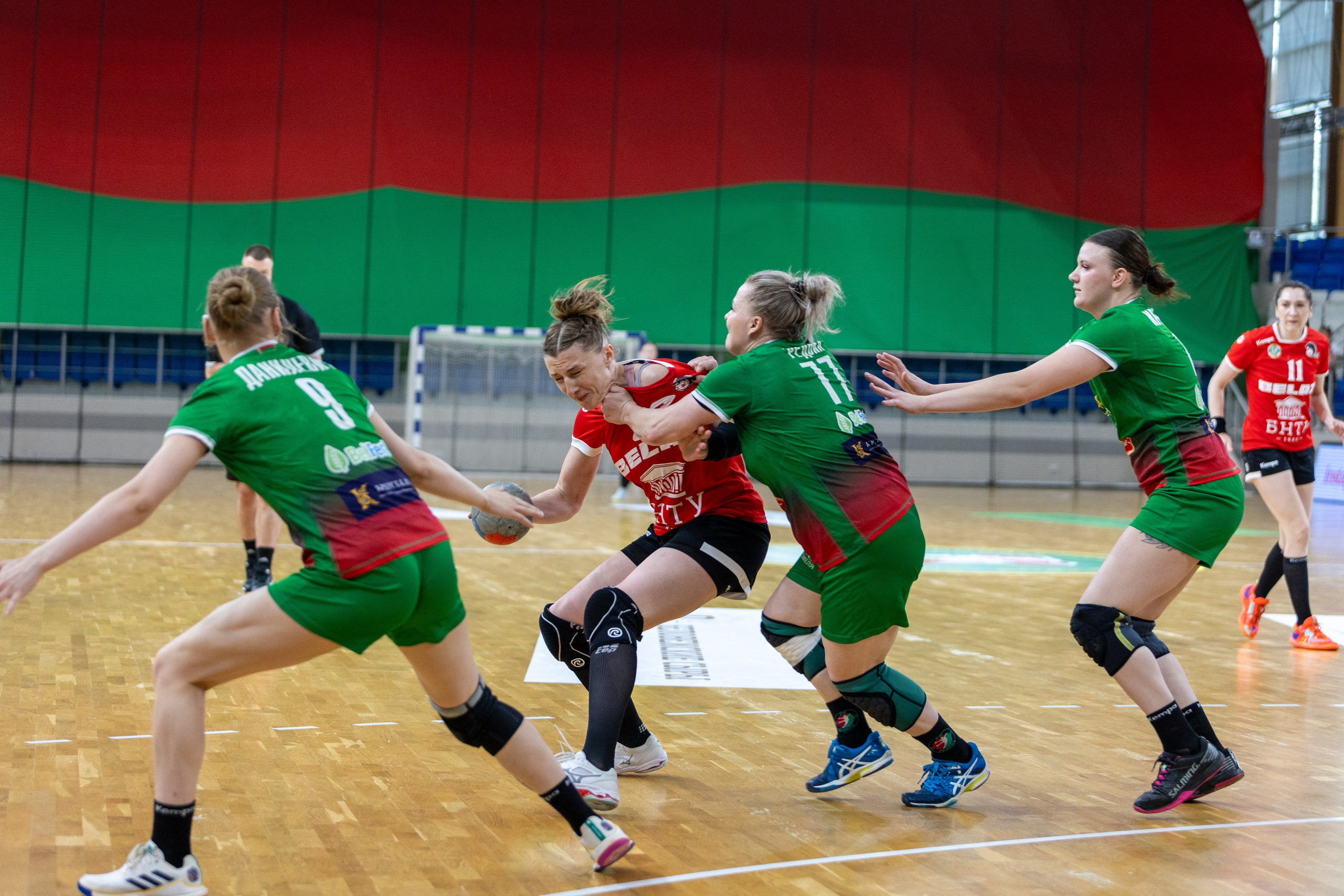 Гандбол. Финал. БНТУ — Гомель. 25.05.2024. Профессиональный интерьерный и репортажный фотограф Минск и РБ. Максим Орлов