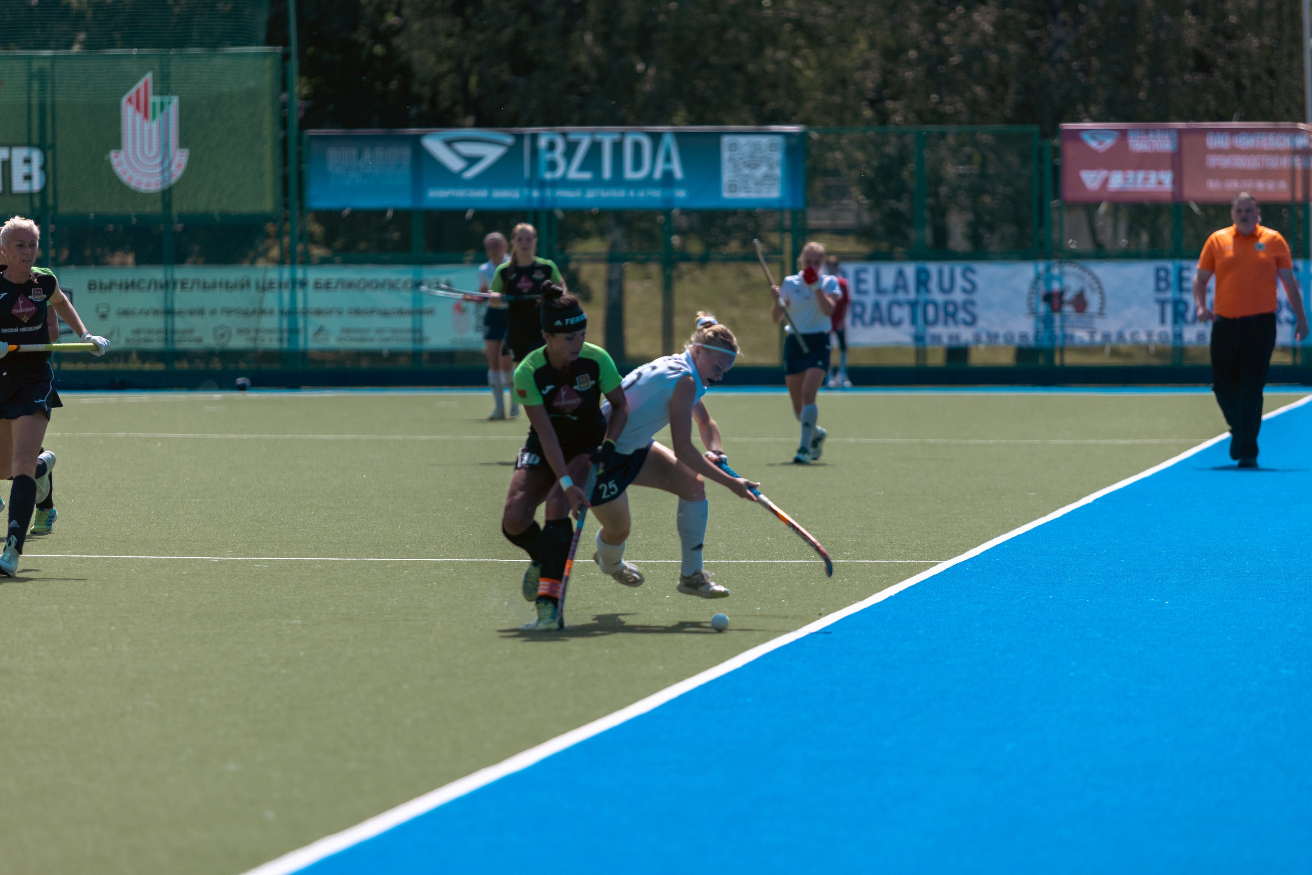 Хоккей на траве. Девушки. Минск — Текстильщик 29.052024. Профессиональный интерьерный и репортажный фотограф Минск и РБ. Максим Орлов