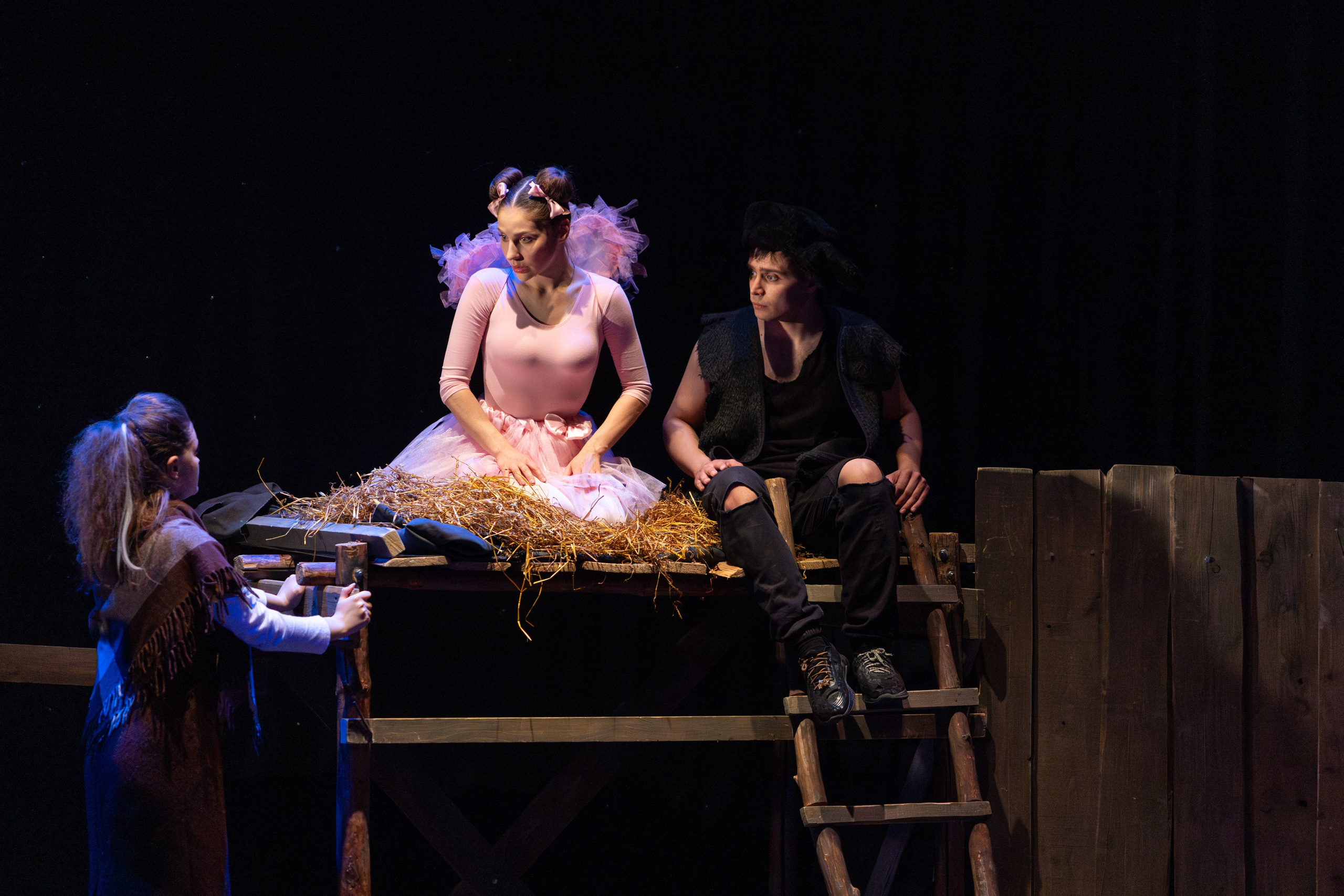 Театр белорусской армии «Очень простая история». Профессиональный интерьерный и репортажный фотограф Минск и РБ. Максим Орлов