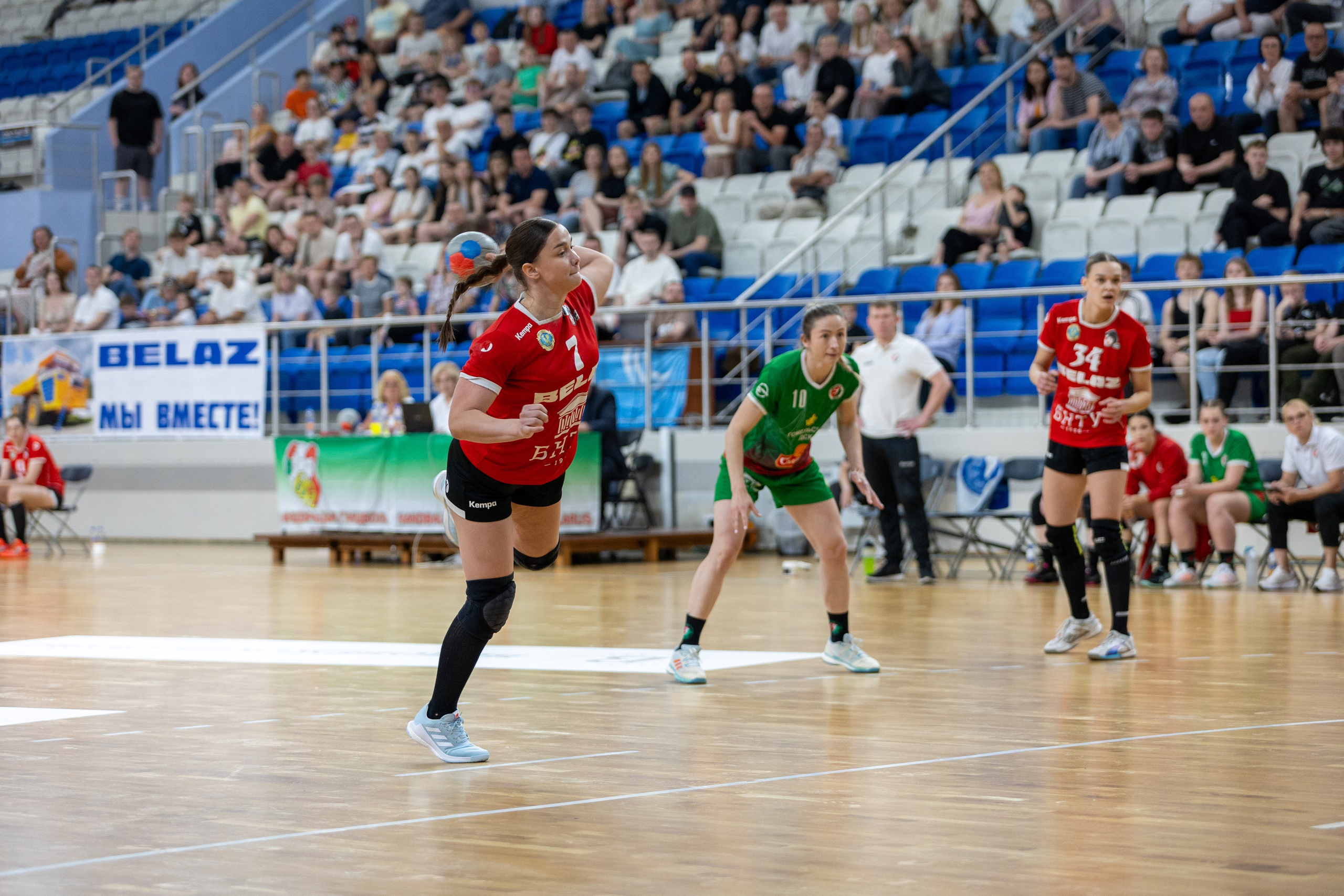 Гандбол. Финал. БНТУ — Гомель. 25.05.2024. Профессиональный интерьерный и репортажный фотограф Минск и РБ. Максим Орлов