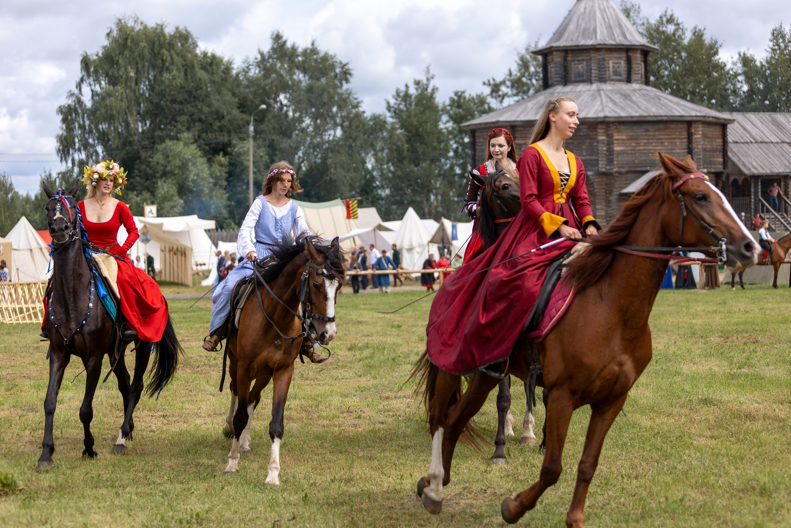 Рыцарский фест. Мстиславль. Профессиональный интерьерный и репортажный фотограф Минск и РБ. Максим Орлов