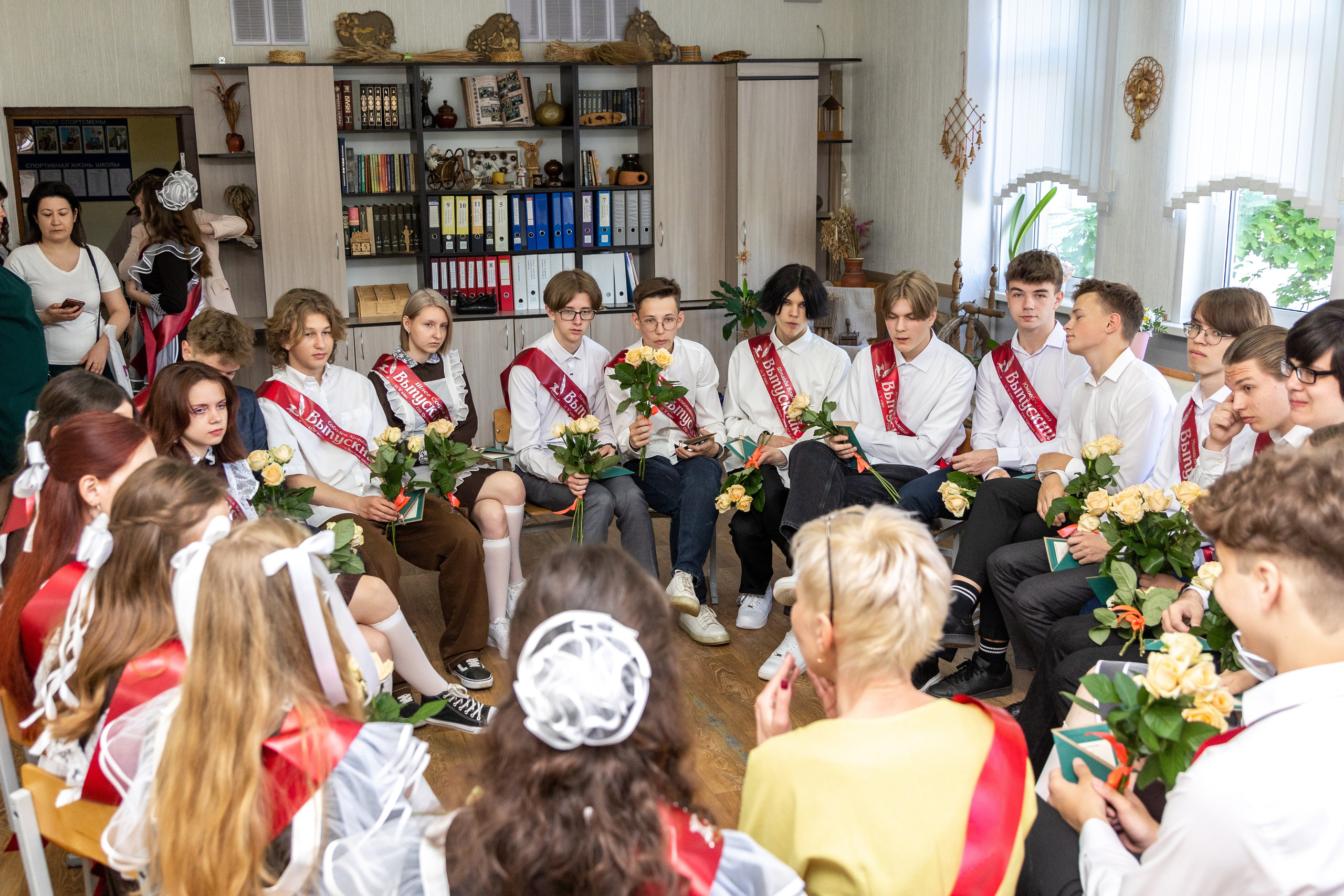 Выпускной в Жодино 2023. Профессиональный интерьерный и репортажный фотограф Минск и РБ. Максим Орлов