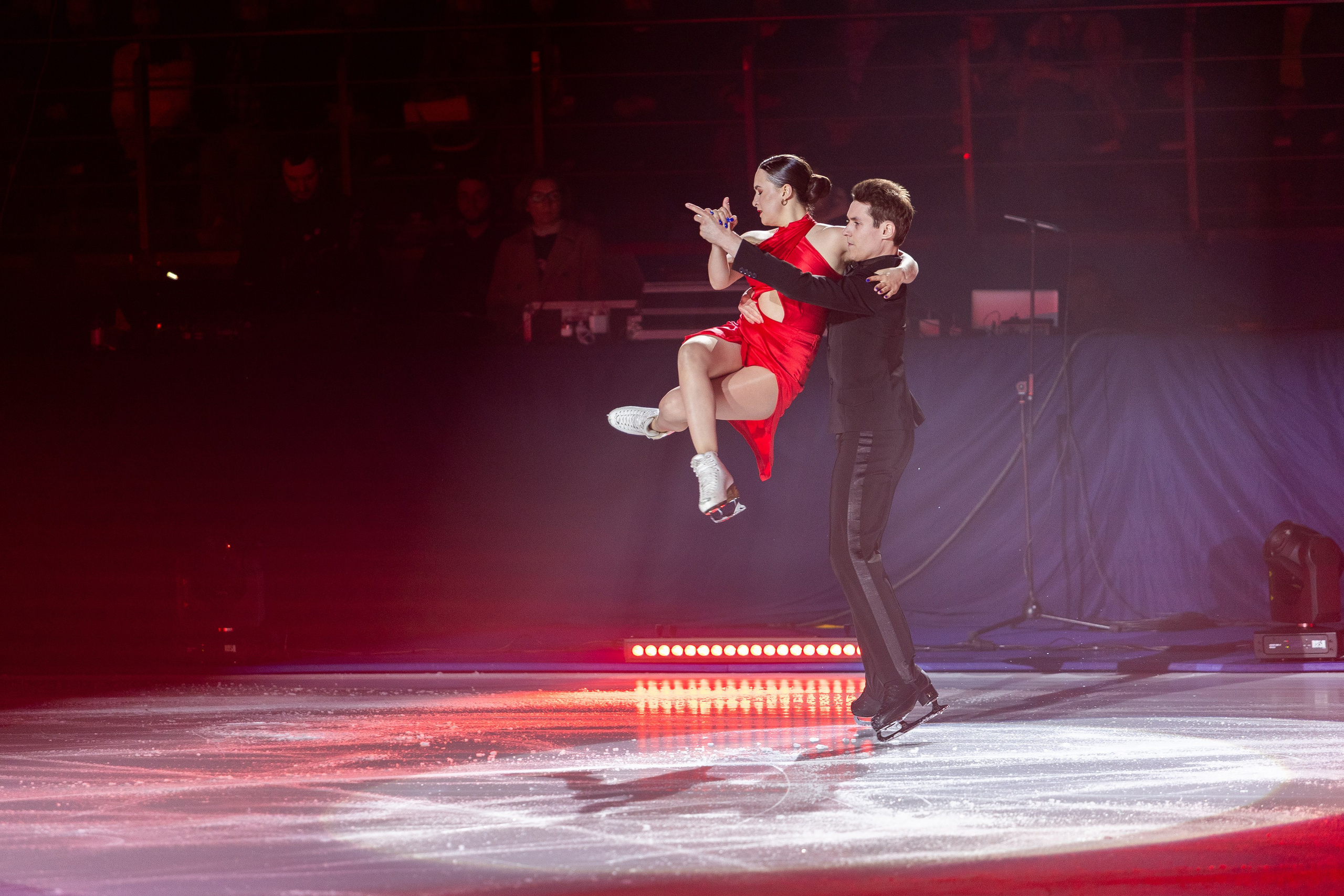 Ледовое шоу Ильи Авербуха 30.03.2024. Профессиональный интерьерный и репортажный фотограф Минск и РБ. Максим Орлов