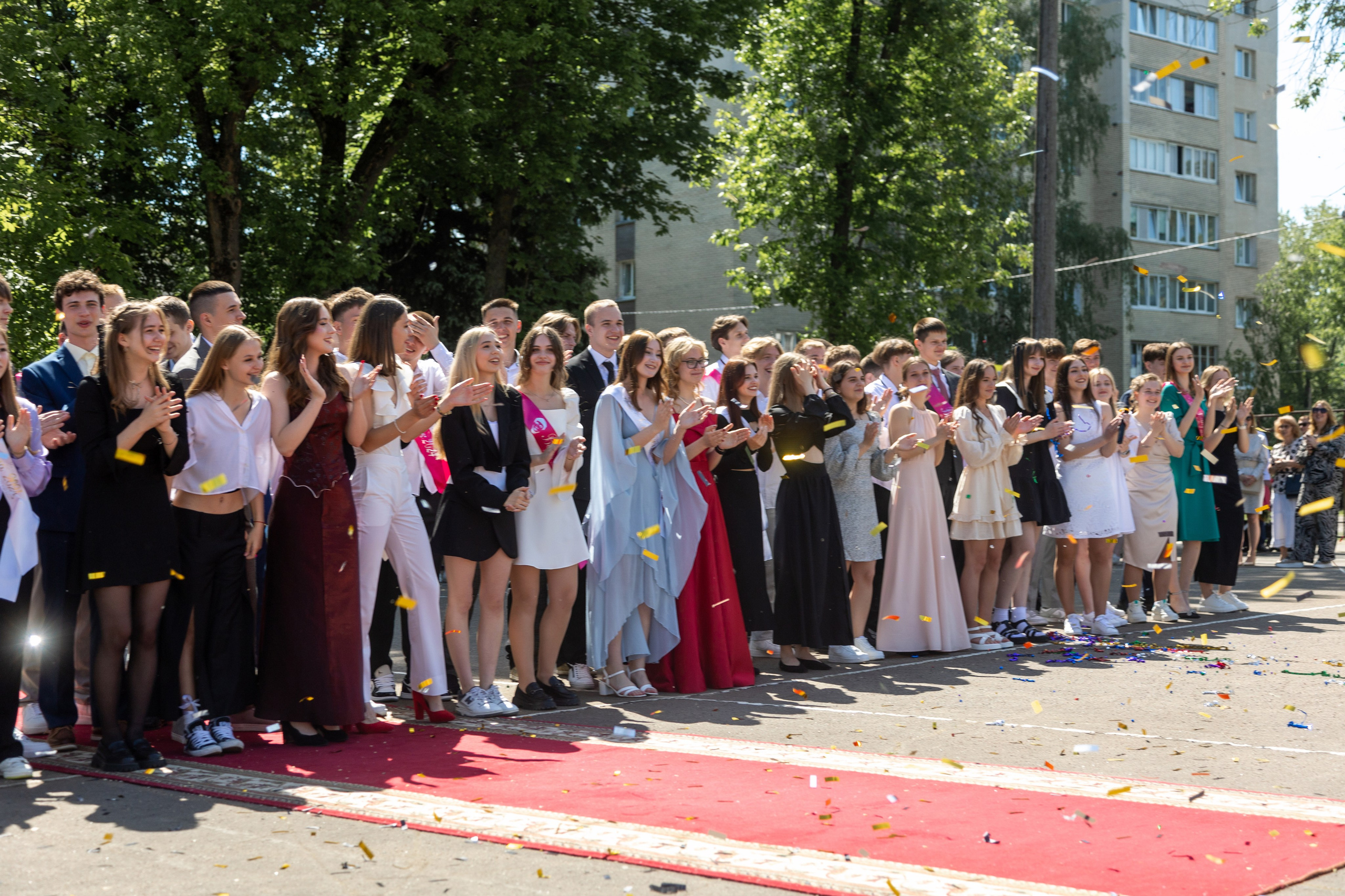 Школа 47. Последний звонок. Профессиональный интерьерный и репортажный фотограф Минск и РБ. Максим Орлов