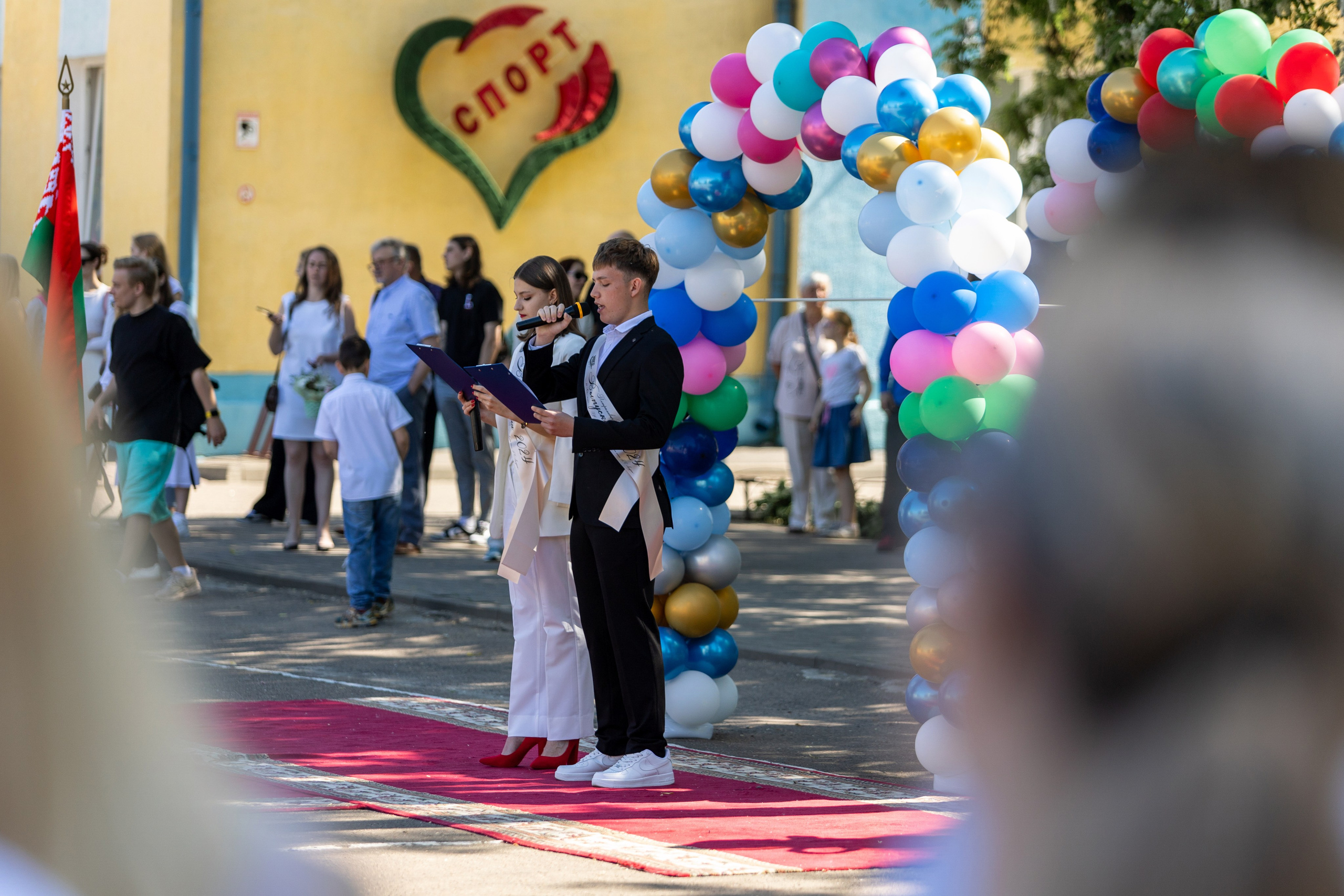 Школа 47. Последний звонок. Профессиональный интерьерный и репортажный фотограф Минск и РБ. Максим Орлов