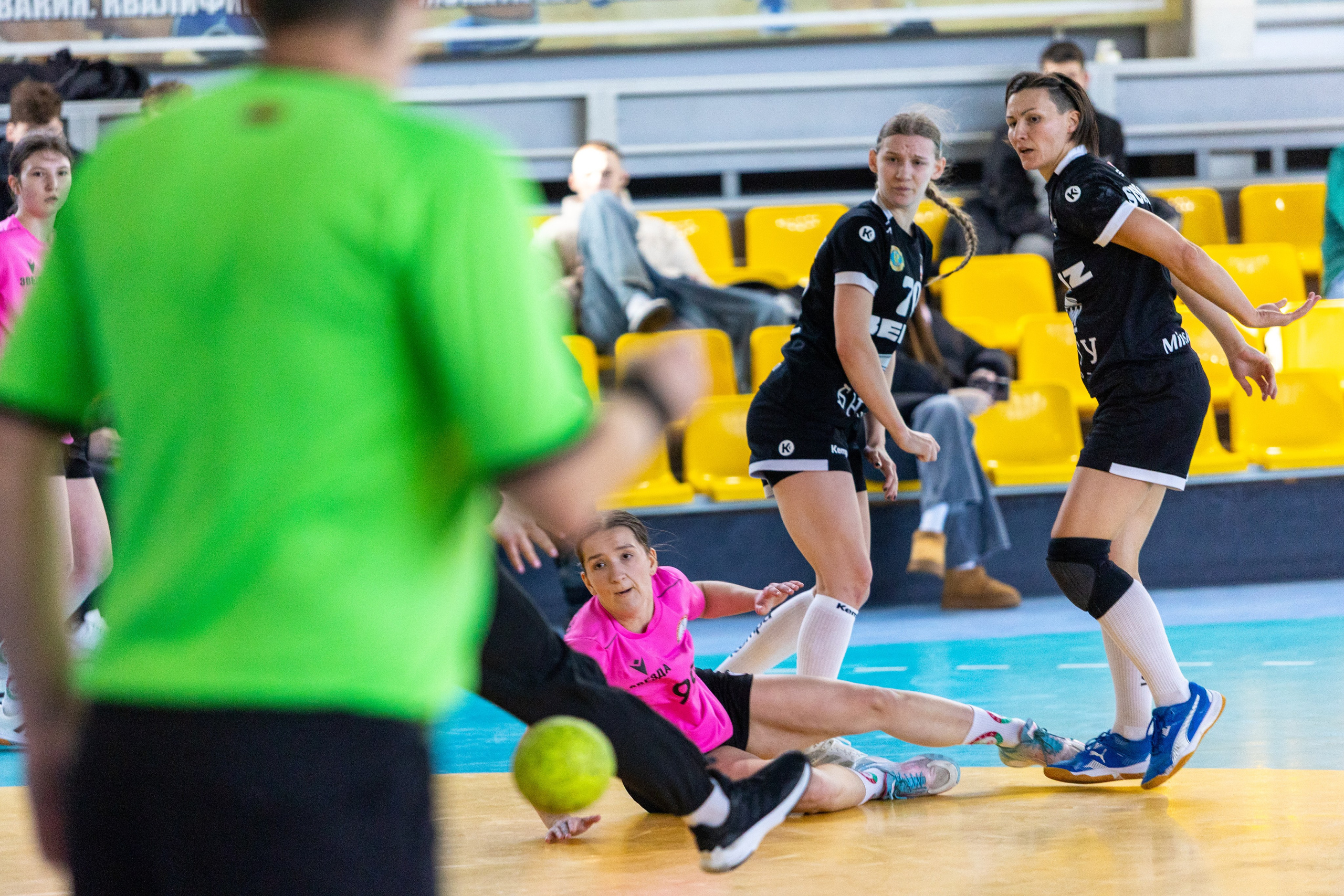 Женский гандбол. Лучшие кадры. БНТУ — Звезда. 08.02.2025. Профессиональный интерьерный и репортажный фотограф Минск и РБ. Максим Орлов