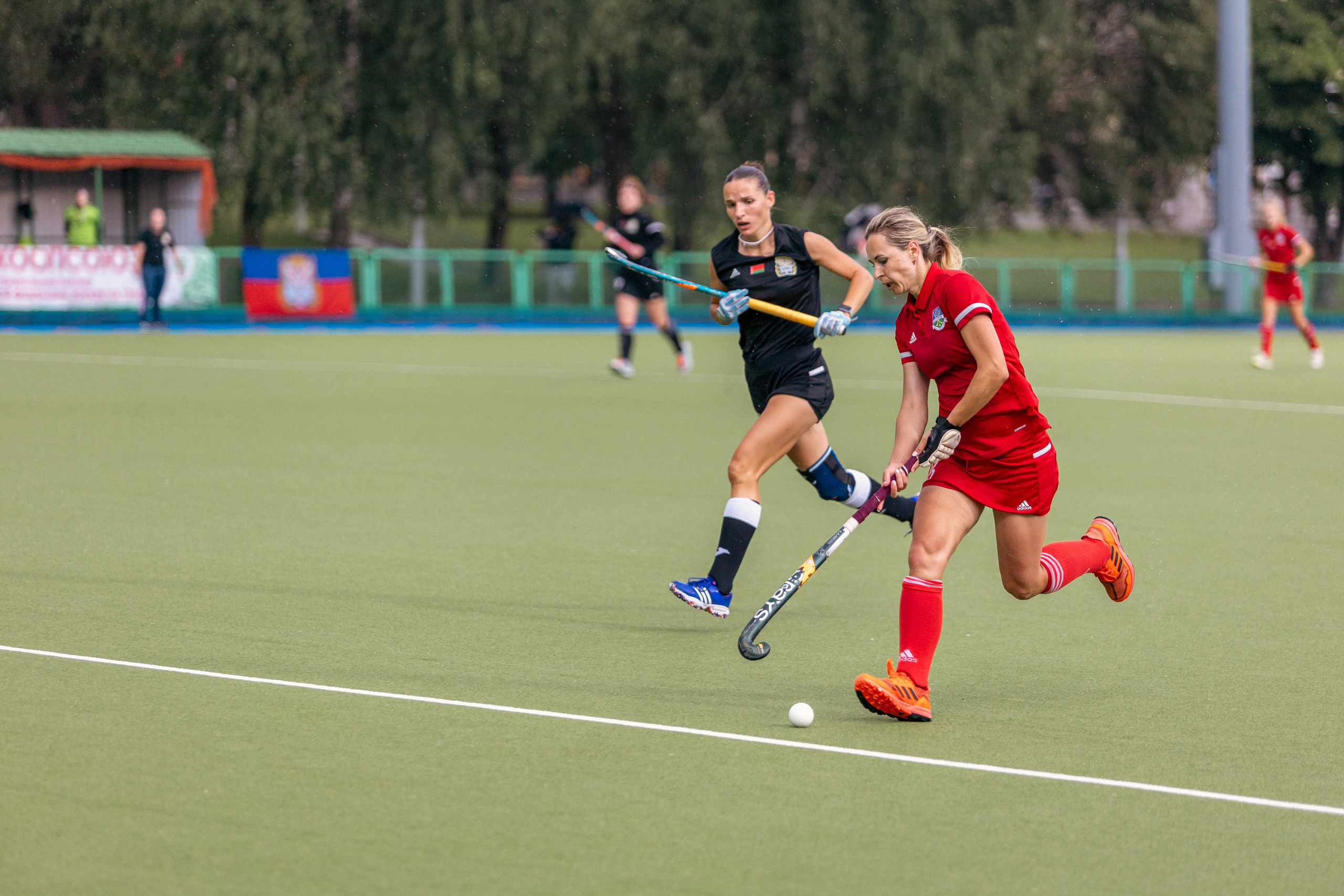 Хоккей на траве. Девушки. ХК Минск — ХК Виктория (Смолевичи) 10.06.2024. Профессиональный интерьерный и репортажный фотограф Минск и РБ. Максим Орлов
