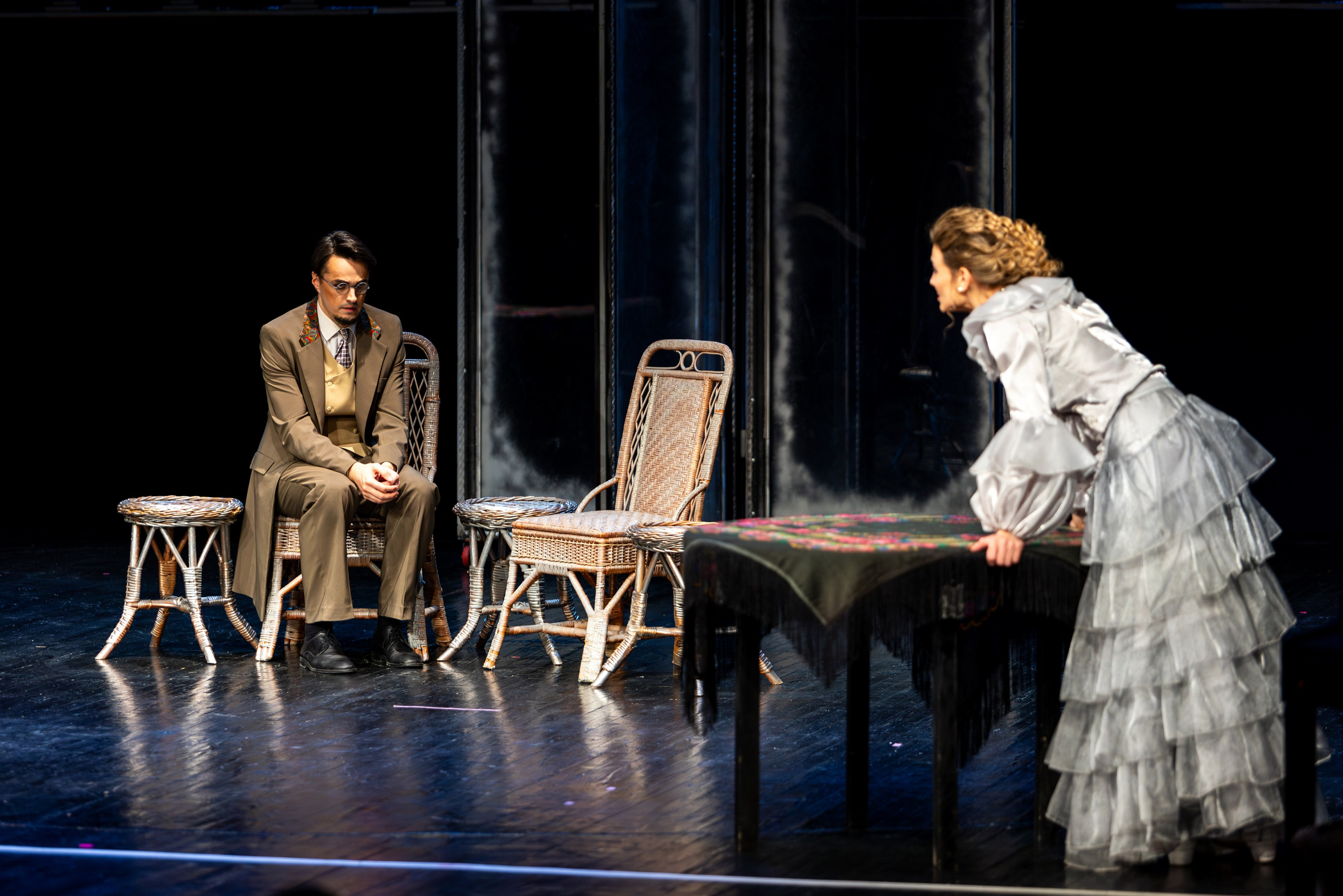 Новый театр «Я вещь». Профессиональный интерьерный и репортажный фотограф Минск и РБ. Максим Орлов