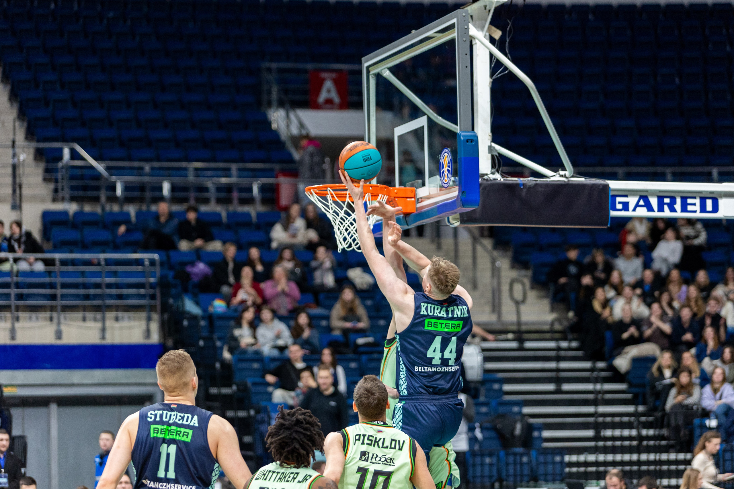 Баскетбол. Лучшие кадры. Минск — Уралмаш 13.02.2024. Профессиональный интерьерный и репортажный фотограф Минск и РБ. Максим Орлов