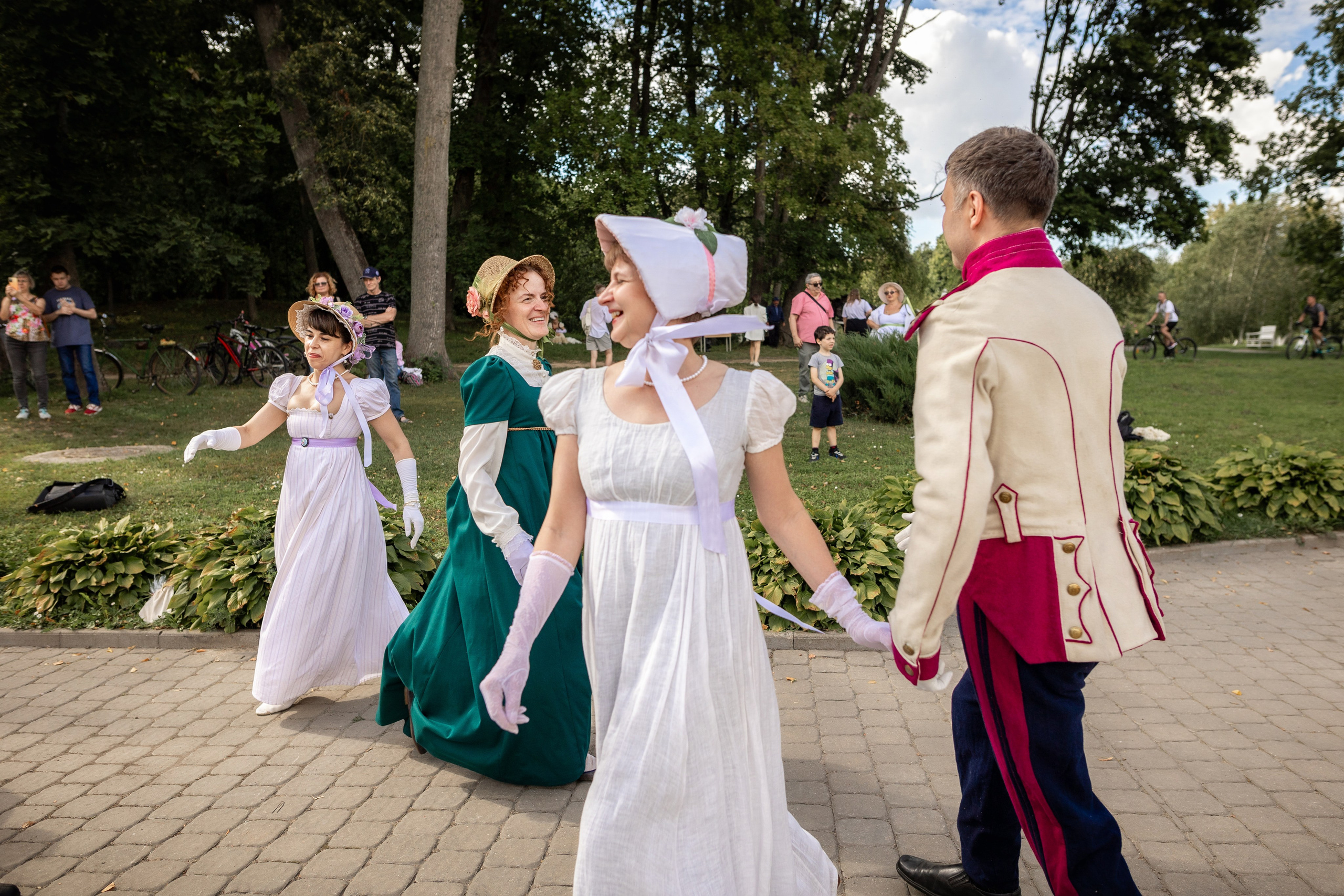 Пикник начала 19 века. Профессиональный интерьерный и репортажный фотограф Минск и РБ. Максим Орлов