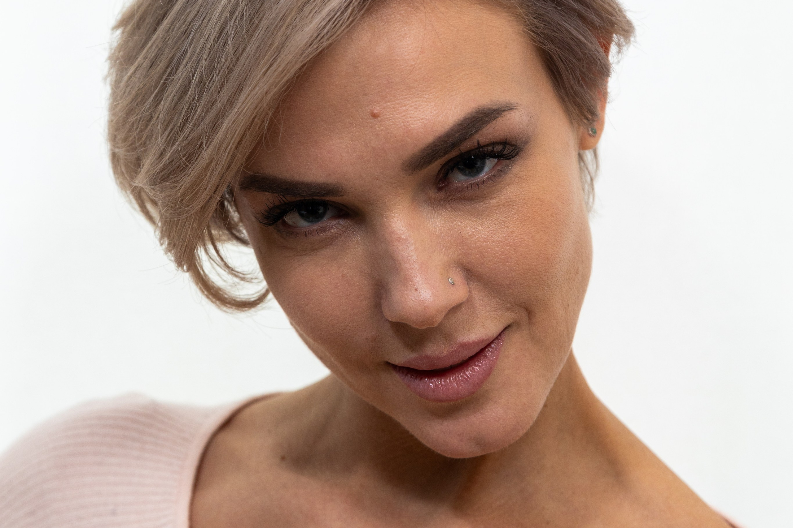 Реклама салона красоты «Манго». Профессиональный интерьерный и репортажный фотограф Минск и РБ. Максим Орлов