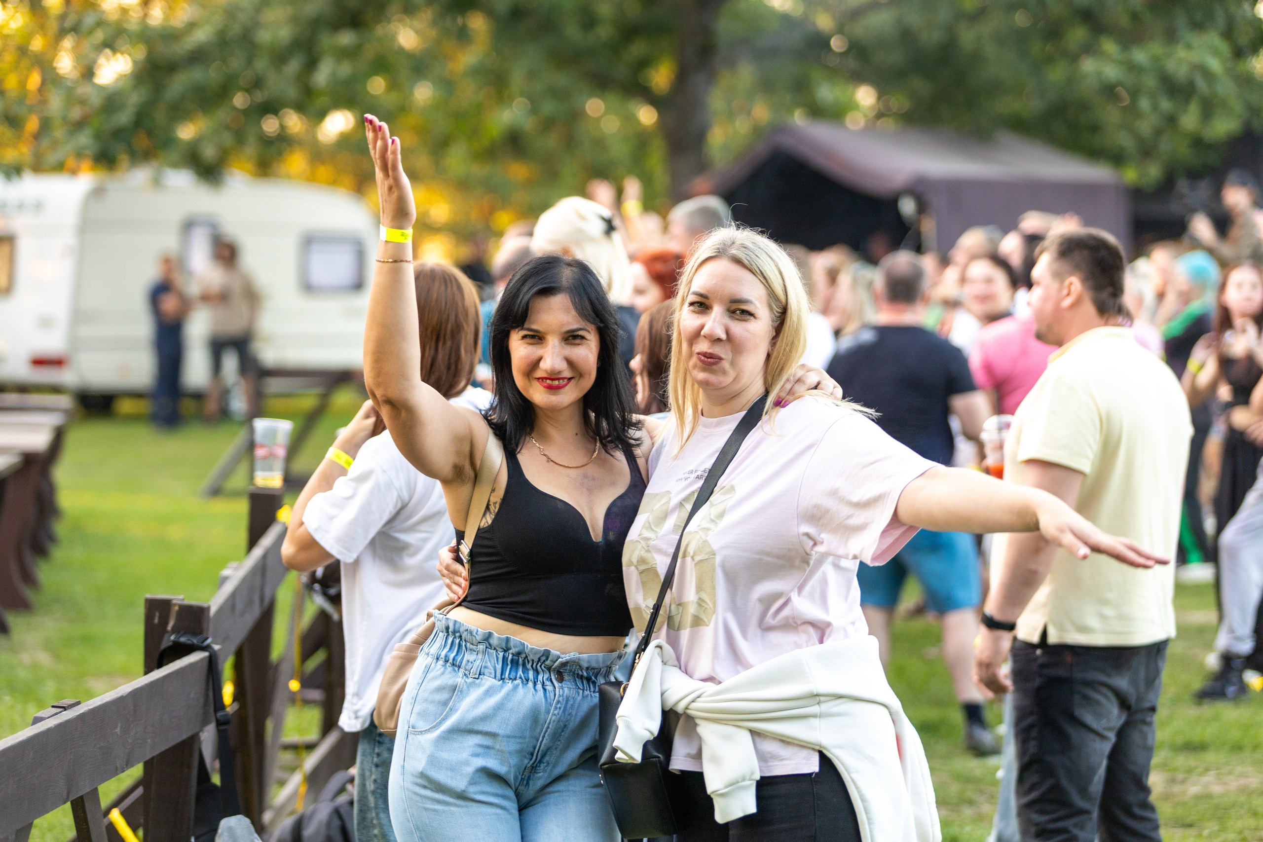 Дискохит. Профессиональный интерьерный и репортажный фотограф Минск и РБ. Максим Орлов