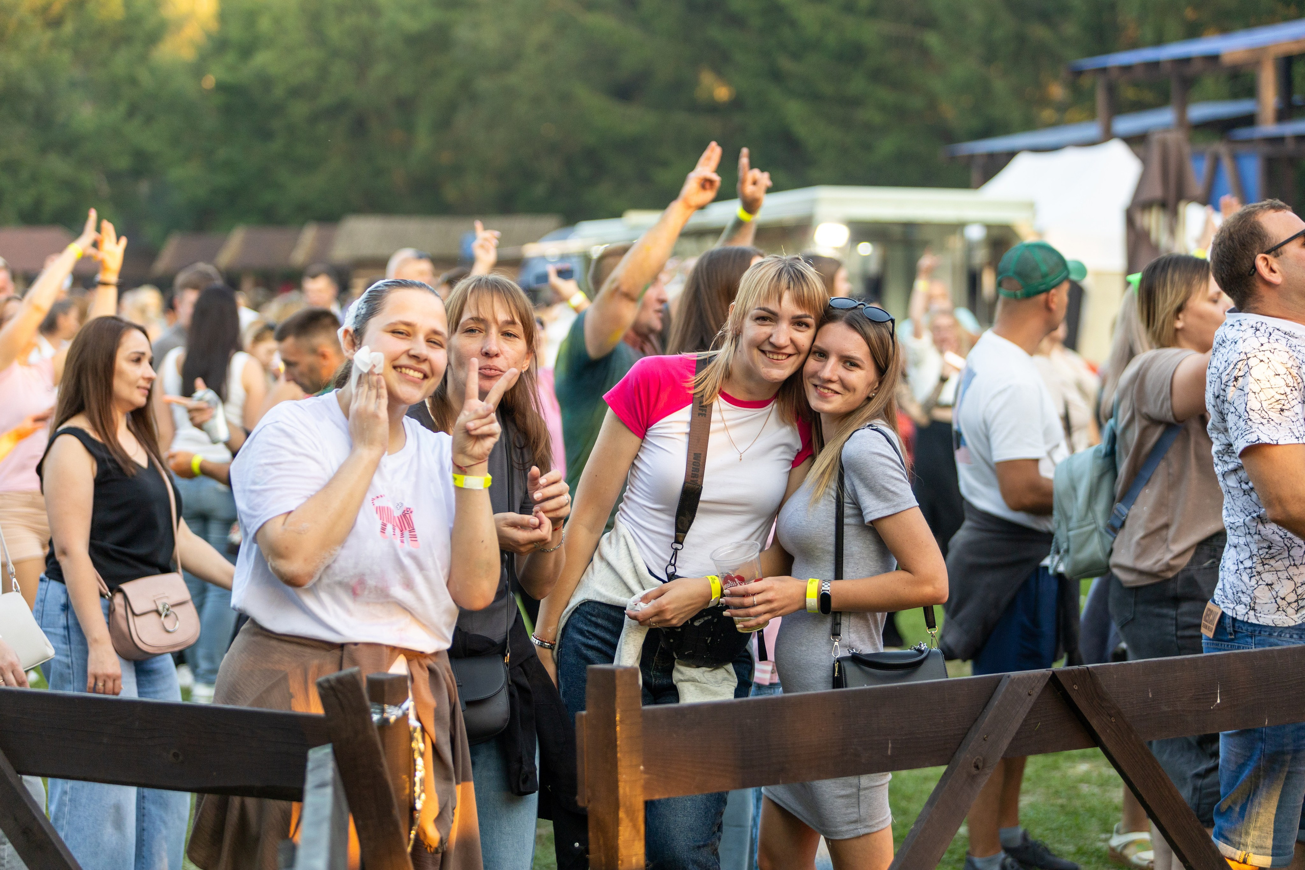 Дискохит. Профессиональный интерьерный и репортажный фотограф Минск и РБ. Максим Орлов