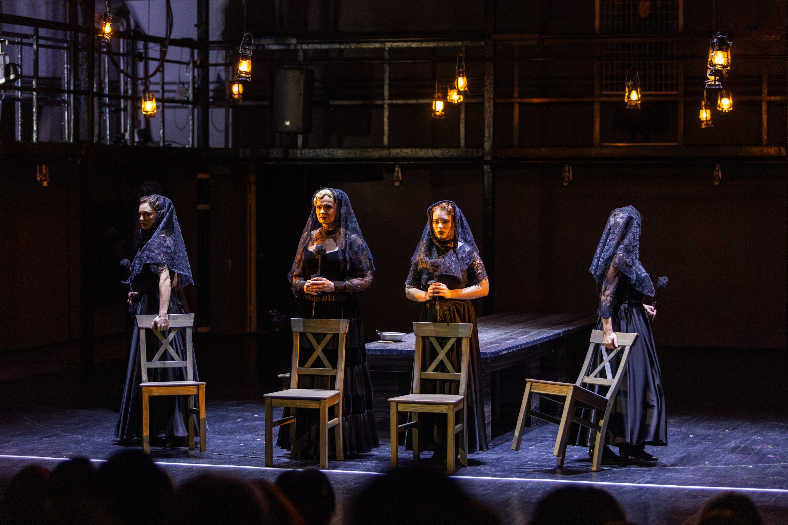 Новый театр «Дом Бернарды Альбы». Профессиональный интерьерный и репортажный фотограф Минск и РБ. Максим Орлов