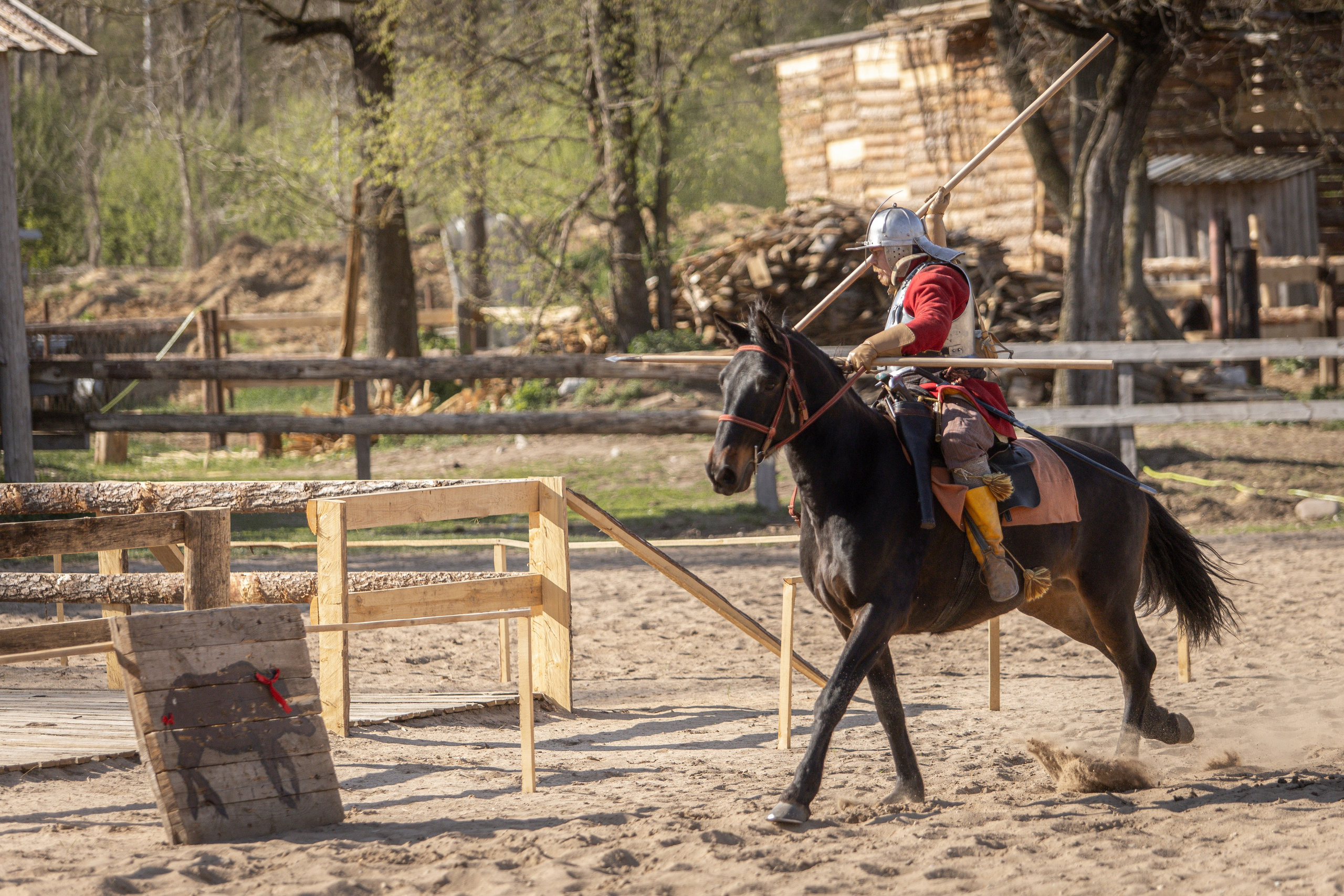 Золотая Шпора. Огнем и Мечем. День первый. Рыцарский турнир. Профессиональный интерьерный и репортажный фотограф Минск и РБ. Максим Орлов