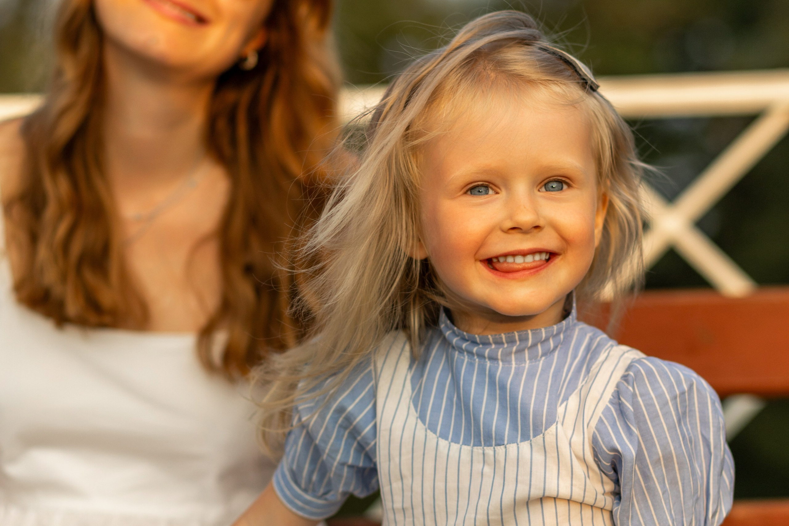 Стеша с мамой. Профессиональный интерьерный и репортажный фотограф Минск и РБ. Максим Орлов