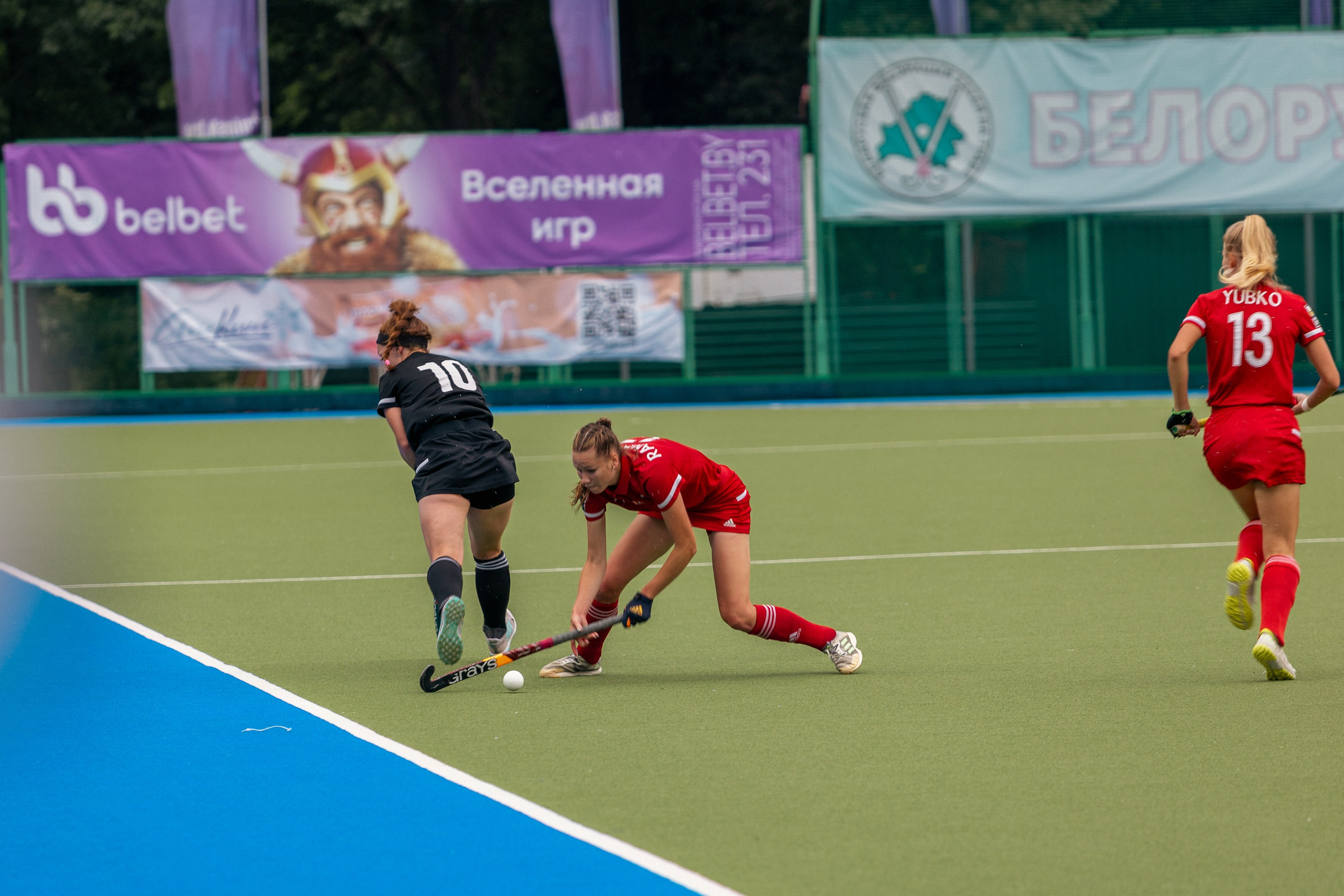 Хоккей на траве. Девушки. ХК Минск — ХК Виктория (Смолевичи) 10.06.2024. Профессиональный интерьерный и репортажный фотограф Минск и РБ. Максим Орлов