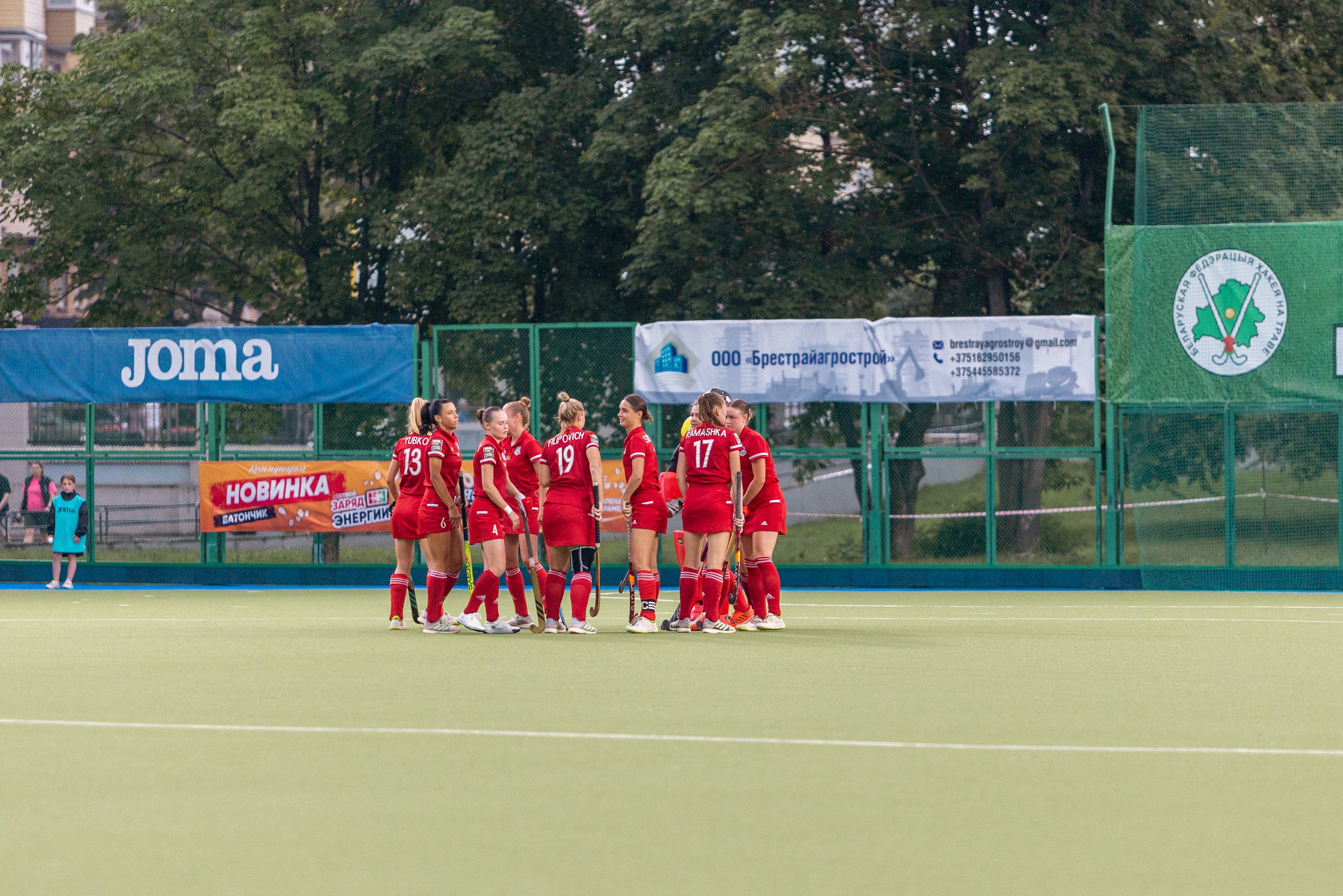Хоккей на траве. Девушки. ХК Минск — ХК Виктория (Смолевичи) 10.06.2024. Профессиональный интерьерный и репортажный фотограф Минск и РБ. Максим Орлов