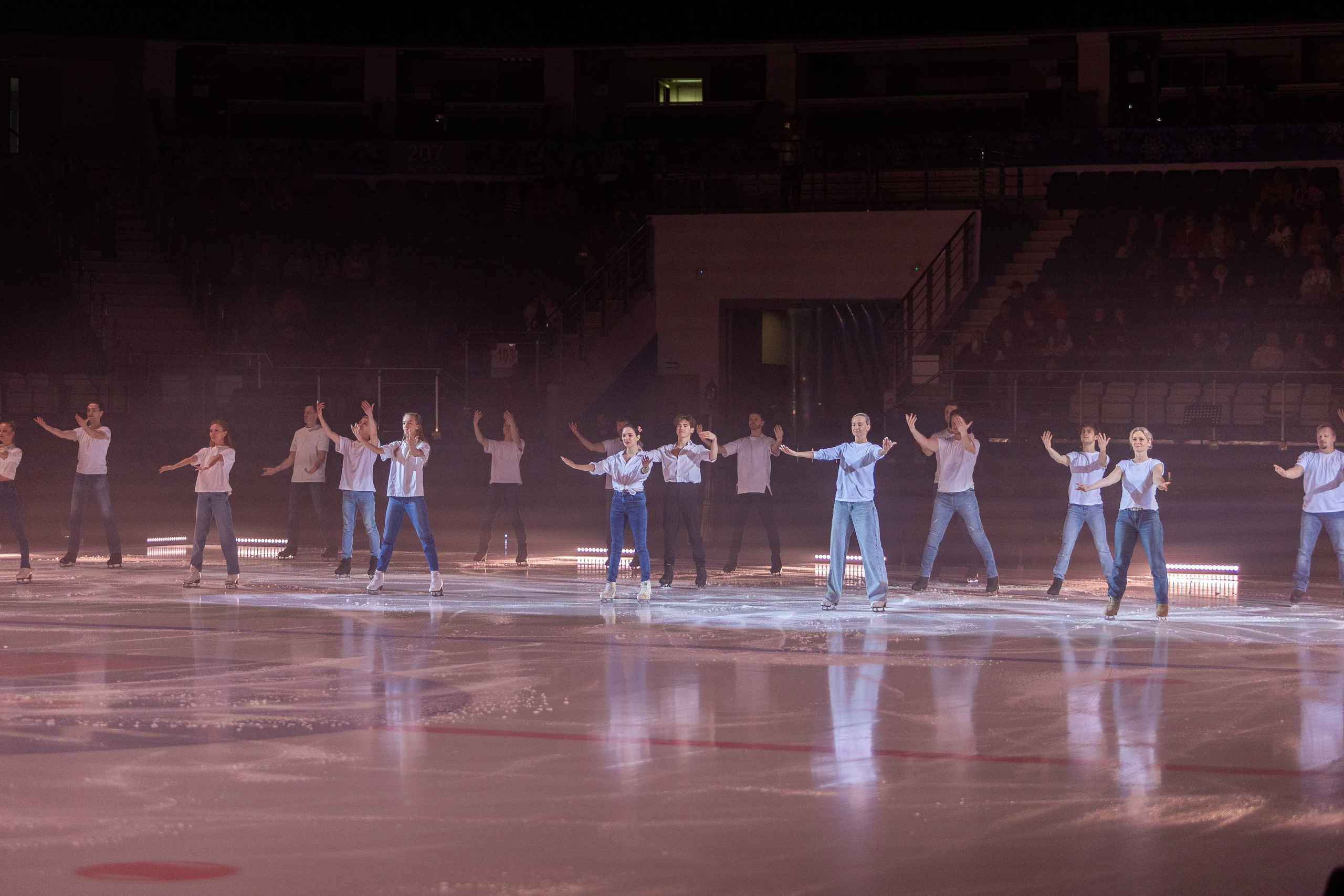 Ледовое шоу Ильи Авербуха 30.03.2024. Профессиональный интерьерный и репортажный фотограф Минск и РБ. Максим Орлов