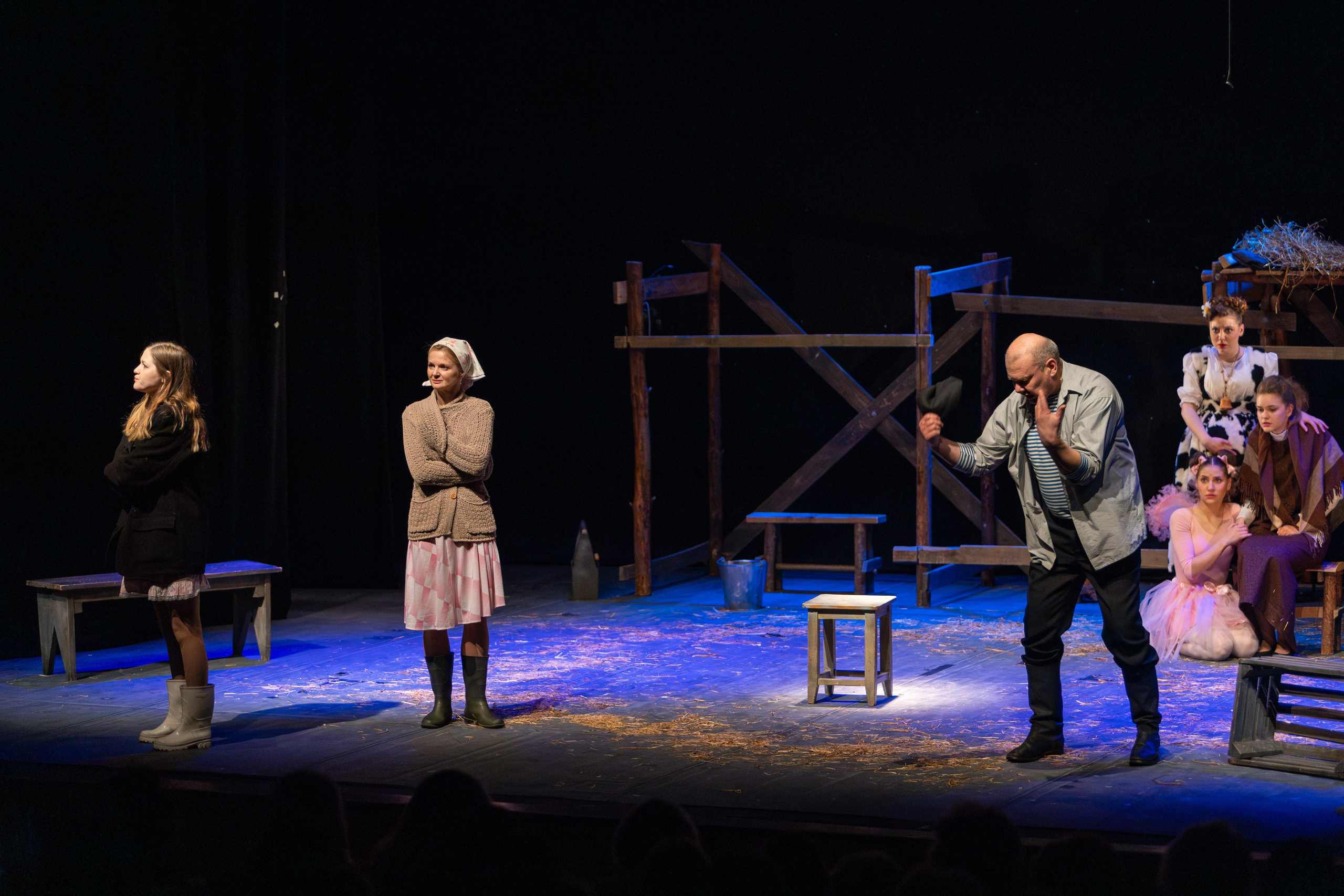 Театр белорусской армии «Очень простая история». Профессиональный интерьерный и репортажный фотограф Минск и РБ. Максим Орлов