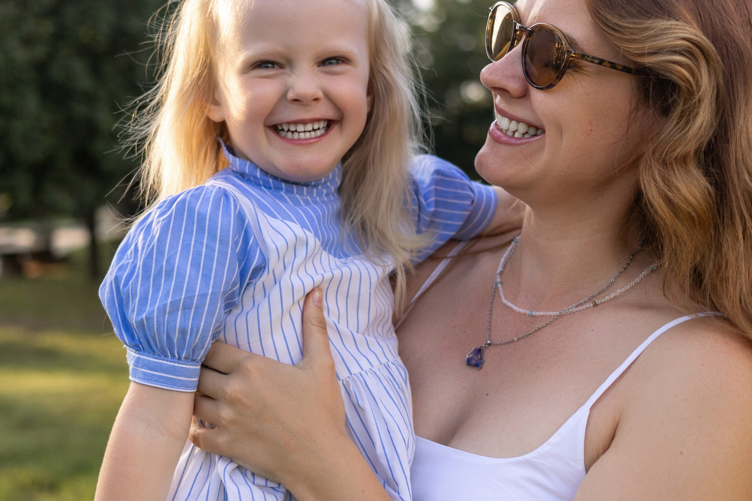 Стеша с мамой. Профессиональный интерьерный и репортажный фотограф Минск и РБ. Максим Орлов