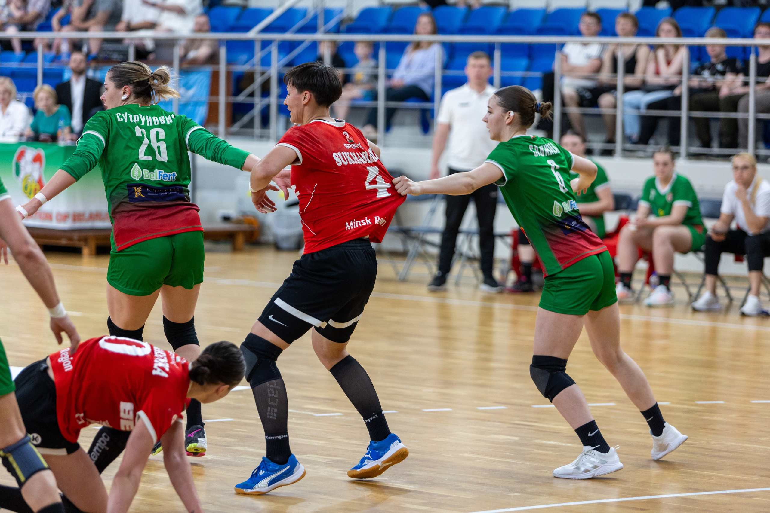 Гандбол. Финал. БНТУ — Гомель. 25.05.2024. Профессиональный интерьерный и репортажный фотограф Минск и РБ. Максим Орлов