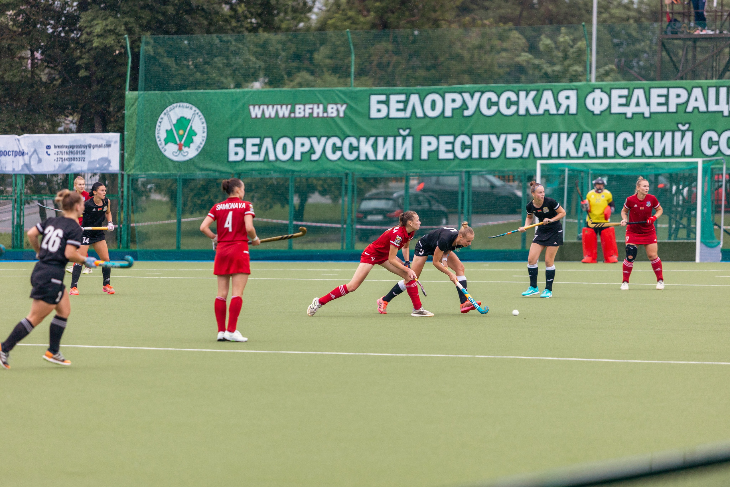 Хоккей на траве. Девушки. ХК Минск — ХК Виктория (Смолевичи) 10.06.2024. Профессиональный интерьерный и репортажный фотограф Минск и РБ. Максим Орлов