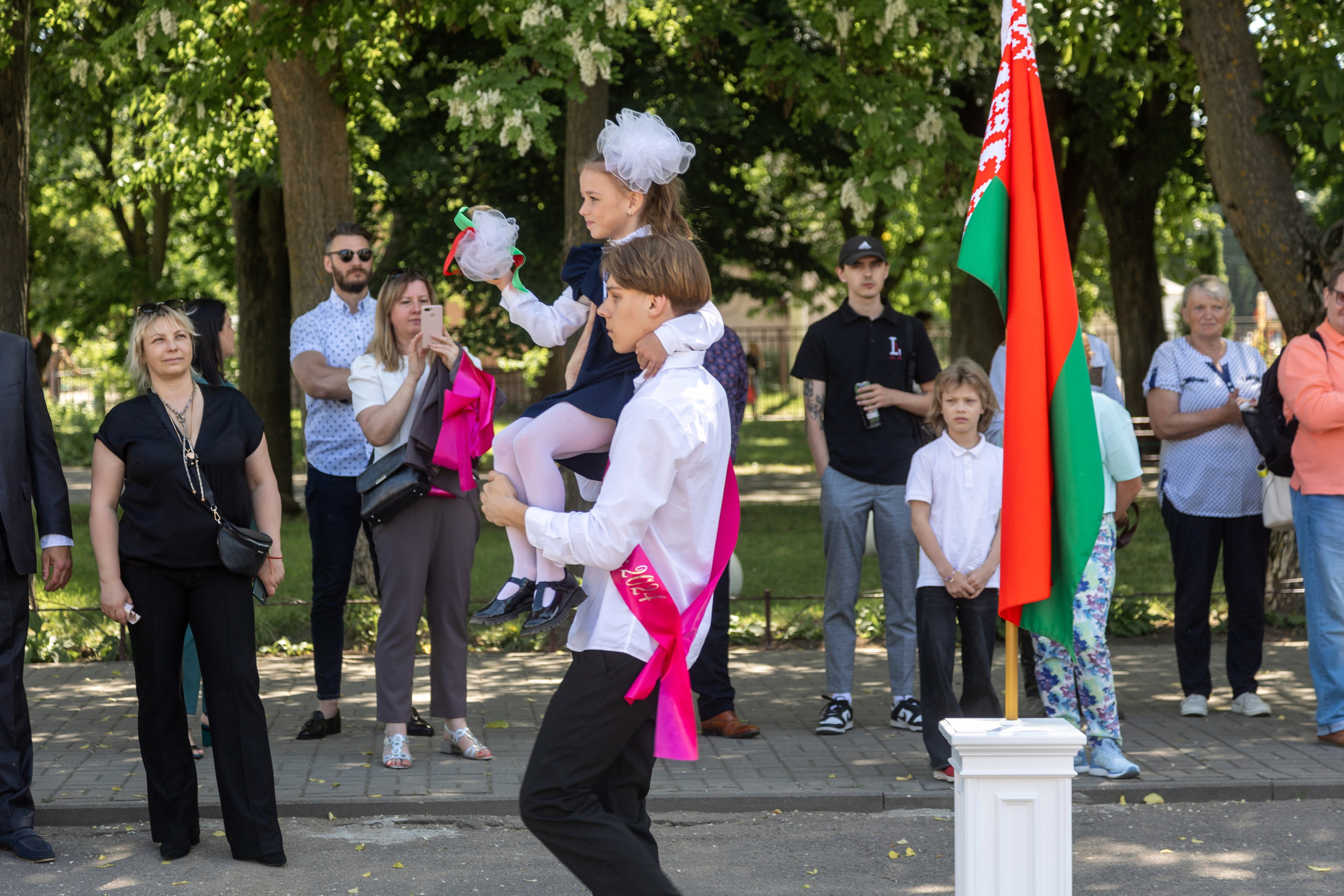 Школа 47. Последний звонок. Профессиональный интерьерный и репортажный фотограф Минск и РБ. Максим Орлов