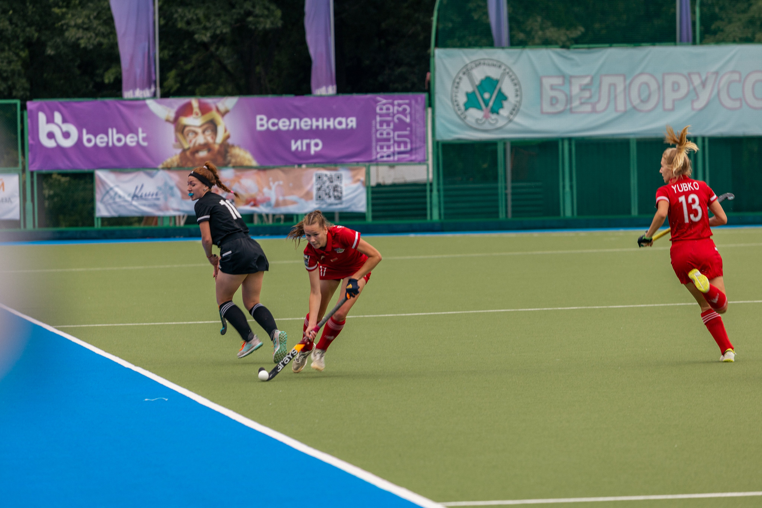 Хоккей на траве. Девушки. ХК Минск — ХК Виктория (Смолевичи) 10.06.2024. Профессиональный интерьерный и репортажный фотограф Минск и РБ. Максим Орлов