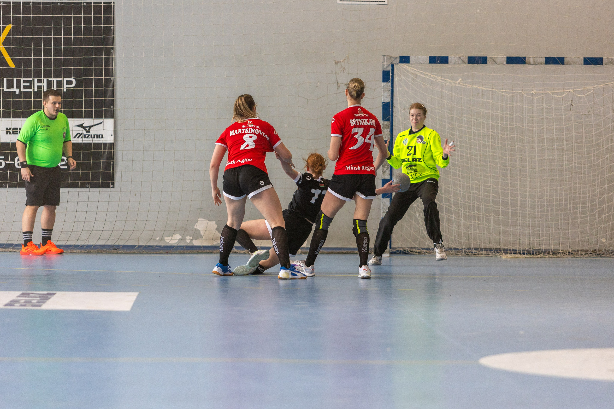 Гандбол. БНТУ — Березина. Профессиональный интерьерный и репортажный фотограф Минск и РБ. Максим Орлов