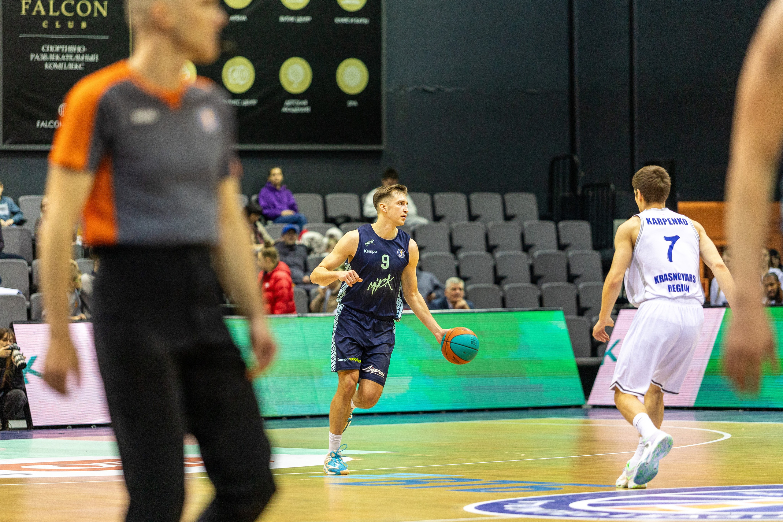 Баскетбол. Лучшие кадры. Минск — Енисей. 11.12.2023. Профессиональный интерьерный и репортажный фотограф Минск и РБ. Максим Орлов
