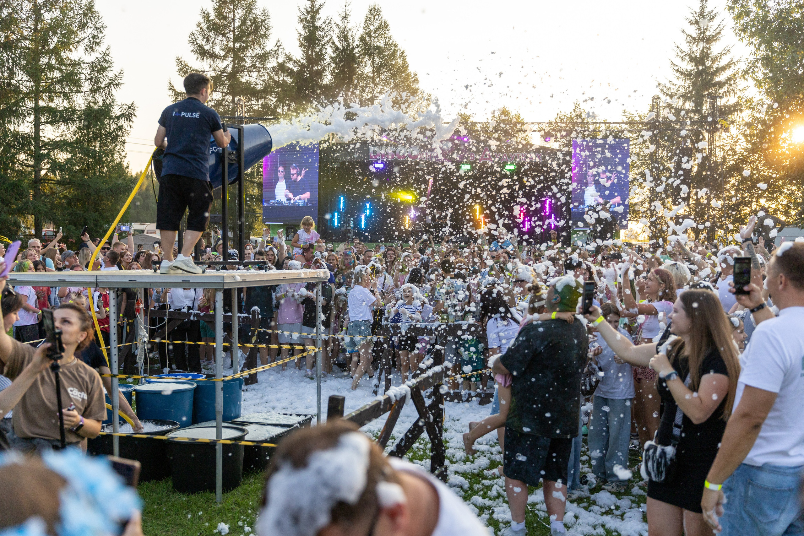 Дискохит. Профессиональный интерьерный и репортажный фотограф Минск и РБ. Максим Орлов