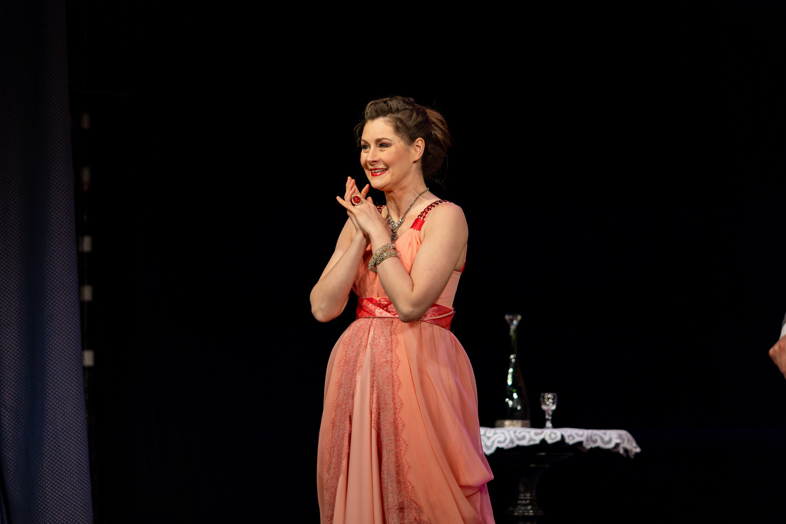 Новый театр «Как важно быть серьезным». Профессиональный интерьерный и репортажный фотограф Минск и РБ. Максим Орлов