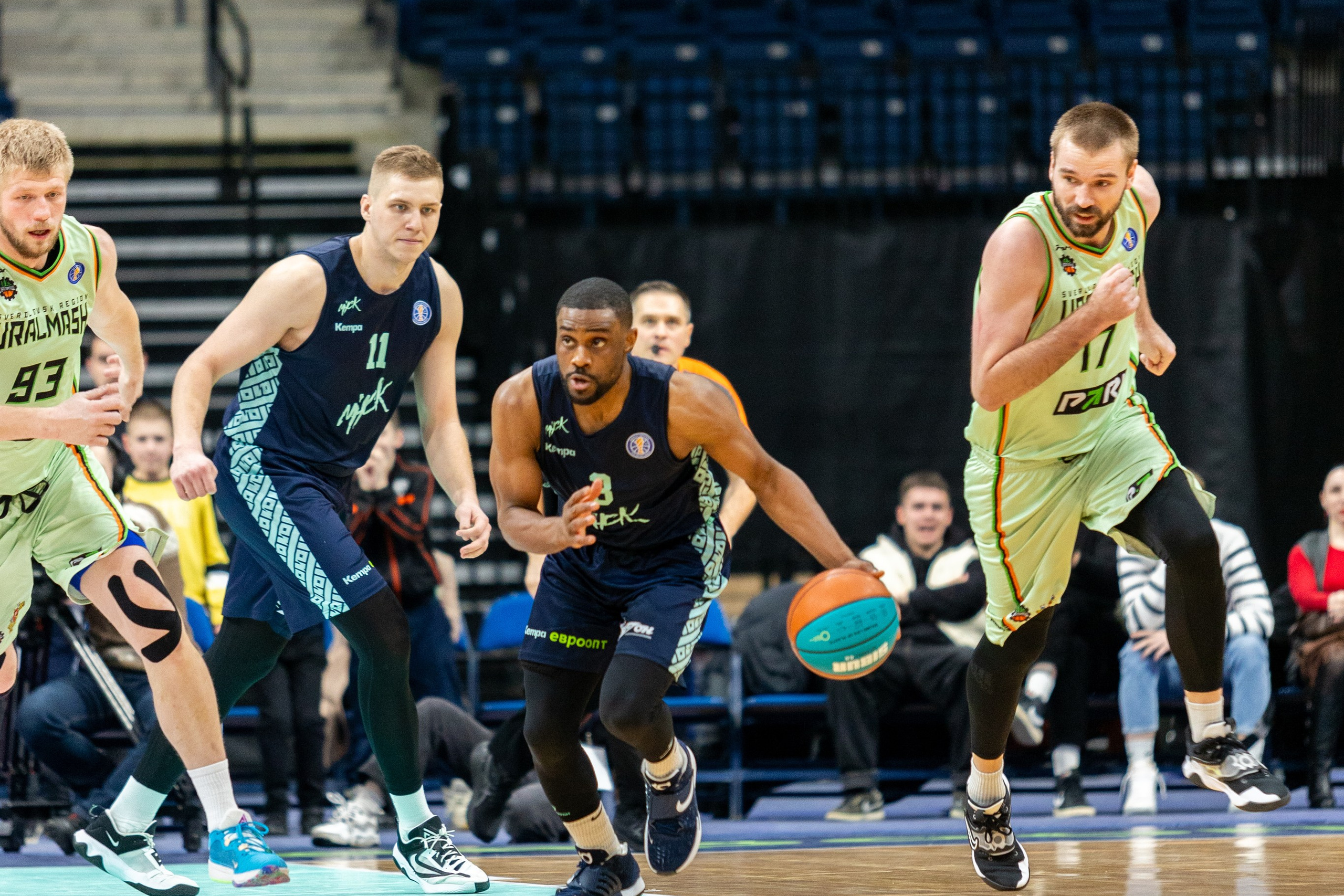 Баскетбол. Лучшие кадры. Минск — Уралмаш 13.02.2024. Профессиональный интерьерный и репортажный фотограф Минск и РБ. Максим Орлов