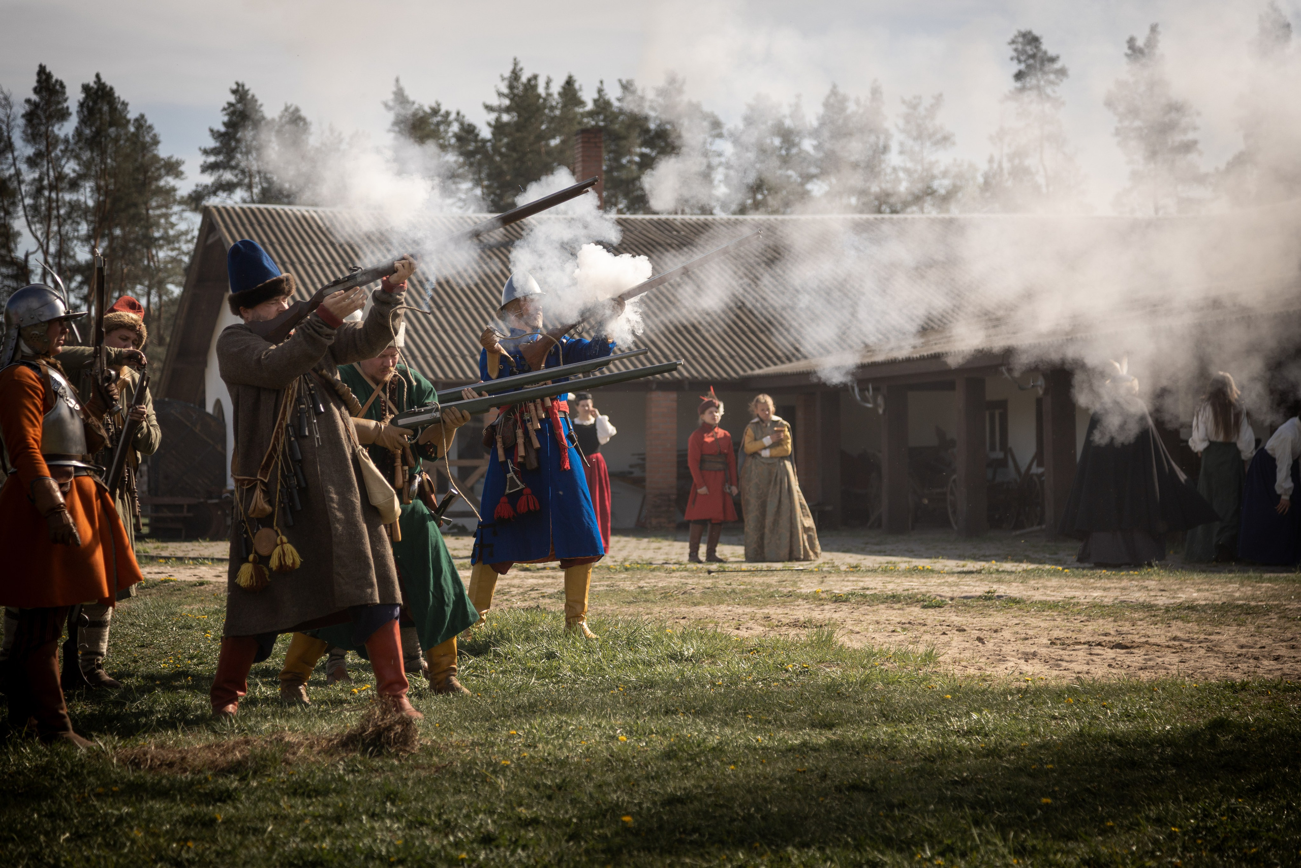Золотая шпора. Огнем и мечем. День второй. Вылазка в лес. Штурм фортеции. Княжеский пир. Профессиональный интерьерный и репортажный фотограф Минск и РБ. Максим Орлов