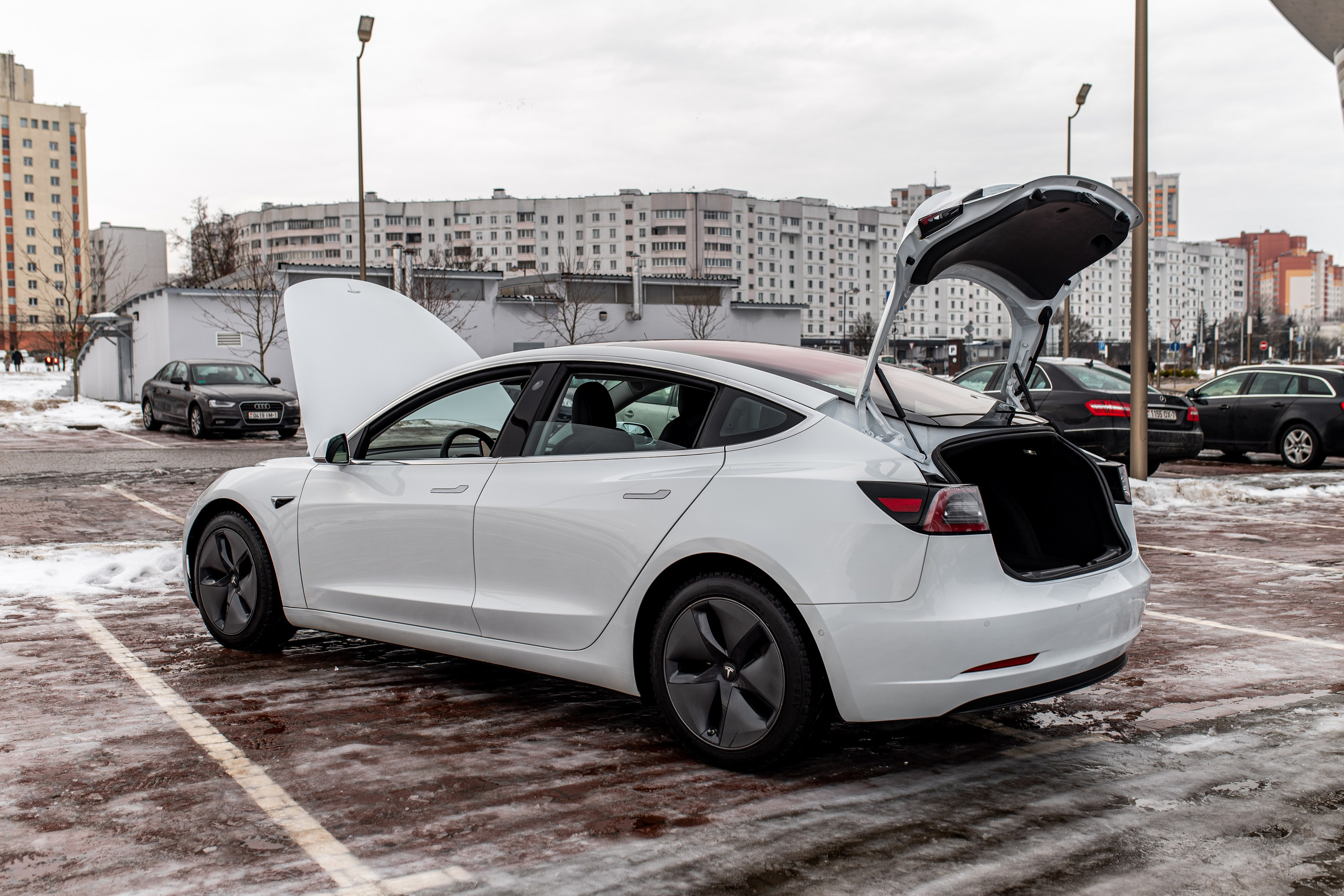 Тесла 3. Профессиональный интерьерный и репортажный фотограф Минск и РБ. Максим Орлов