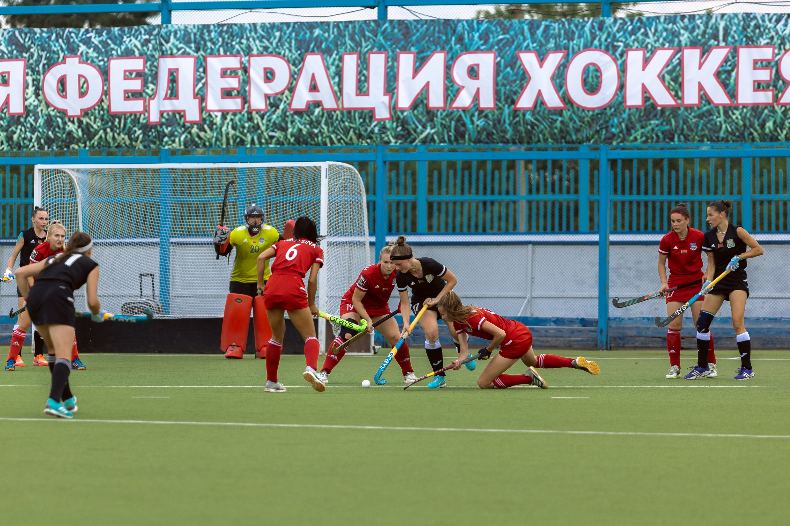 Хоккей на траве. Девушки. Минск — Виктория. 16.06.2024. Профессиональный интерьерный и репортажный фотограф Минск и РБ. Максим Орлов