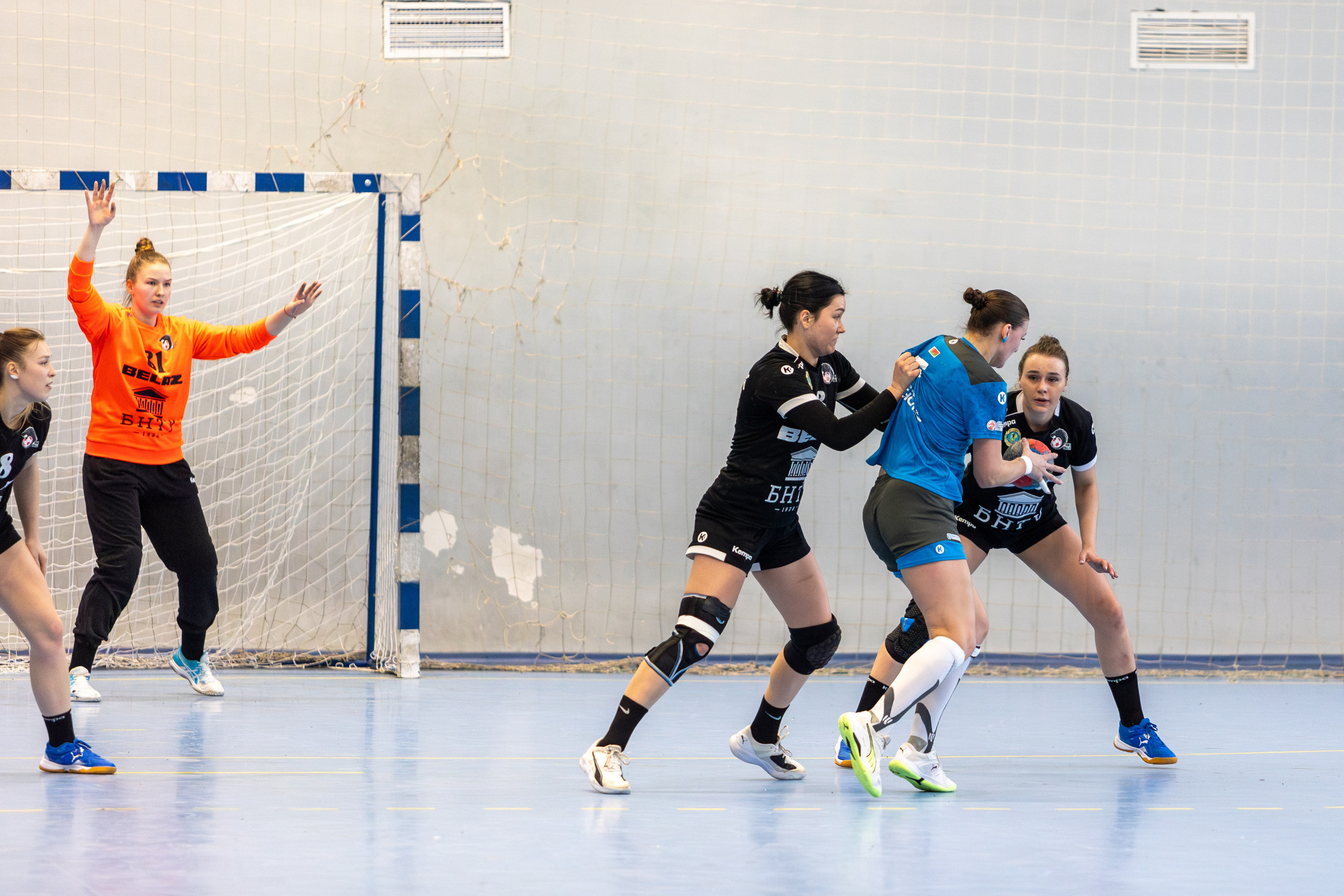 Гандбол. Лучшие кадры. БНТУ — Витебчанка. Профессиональный интерьерный и репортажный фотограф Минск и РБ. Максим Орлов