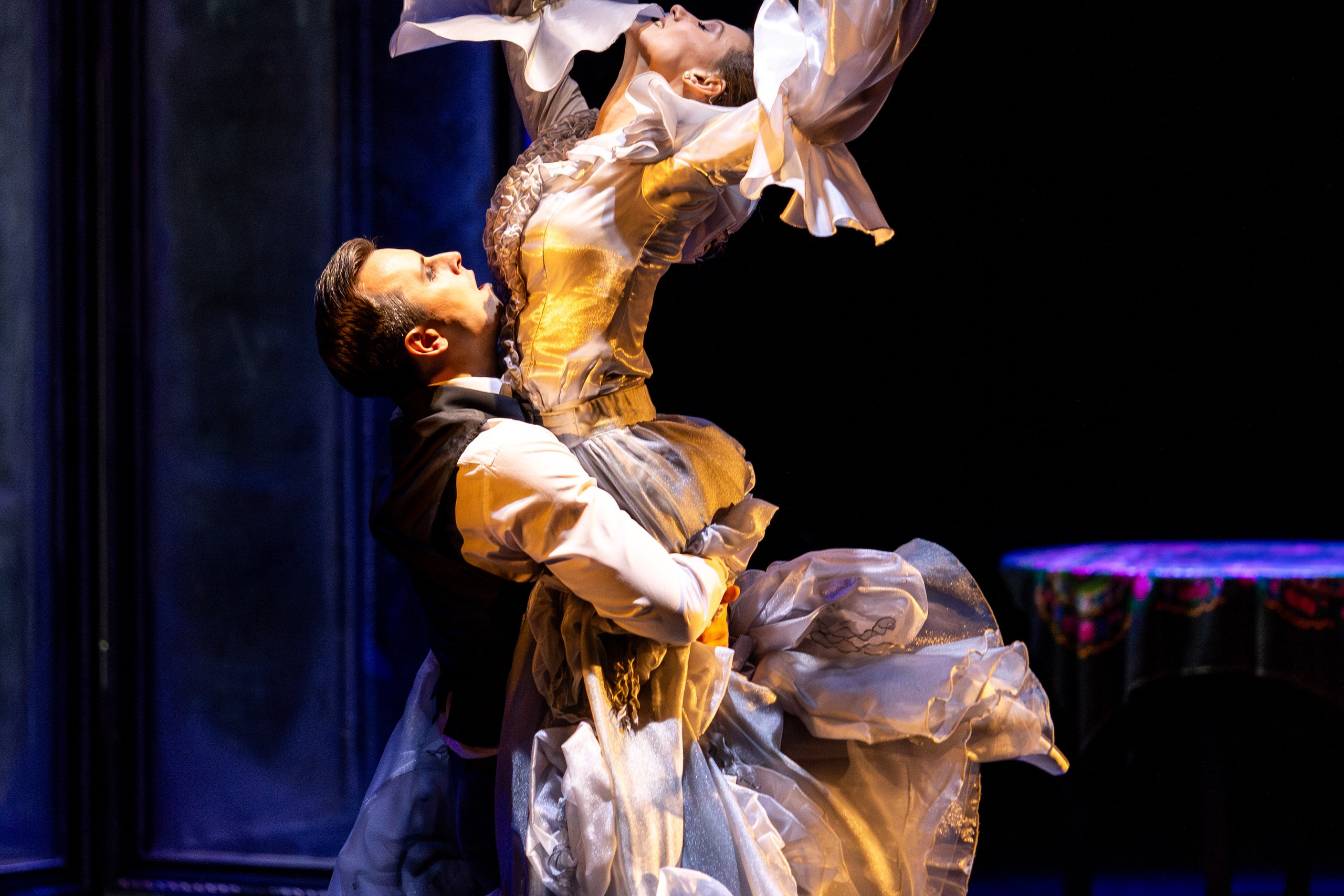 Новый театр «Я вещь». Профессиональный интерьерный и репортажный фотограф Минск и РБ. Максим Орлов