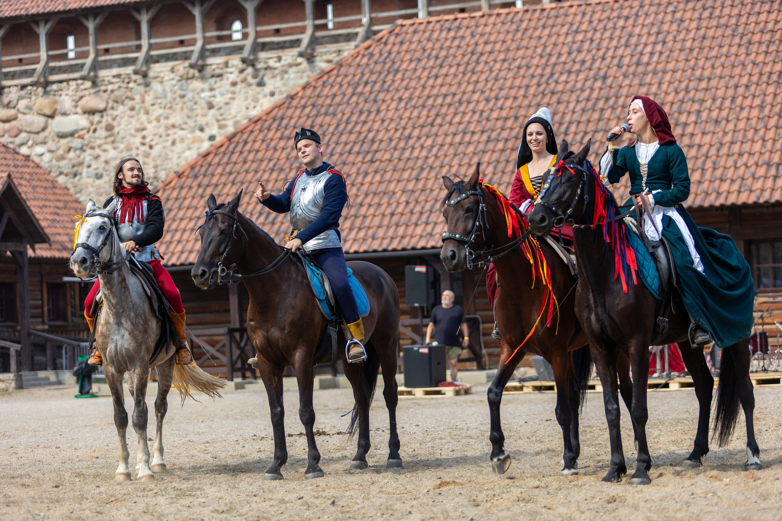Выступление «Золотой шпоры» на празднике города Лиды. Профессиональный интерьерный и репортажный фотограф Минск и РБ. Максим Орлов