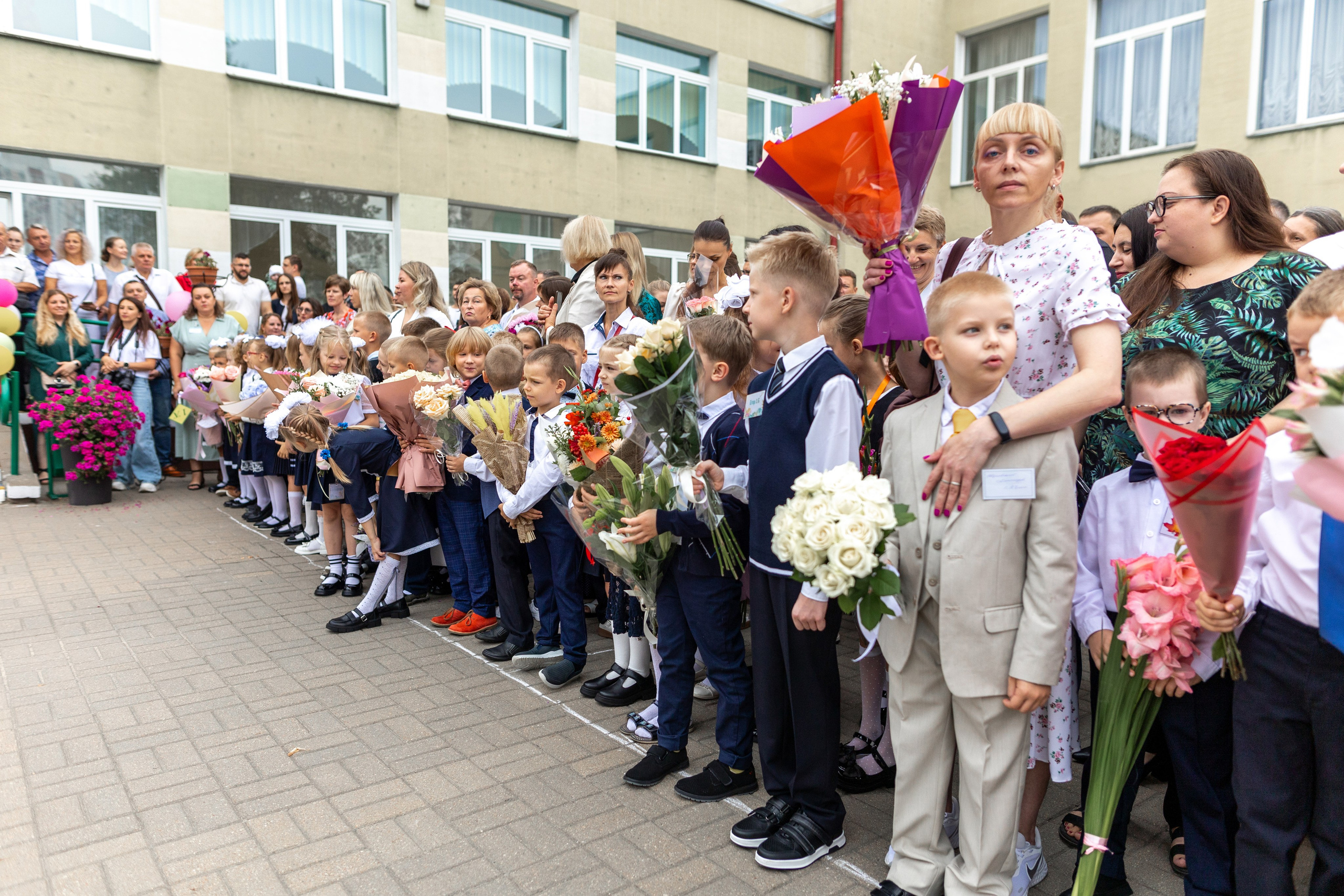 Линейка 1-го сентября. Профессиональный интерьерный и репортажный фотограф Минск и РБ. Максим Орлов