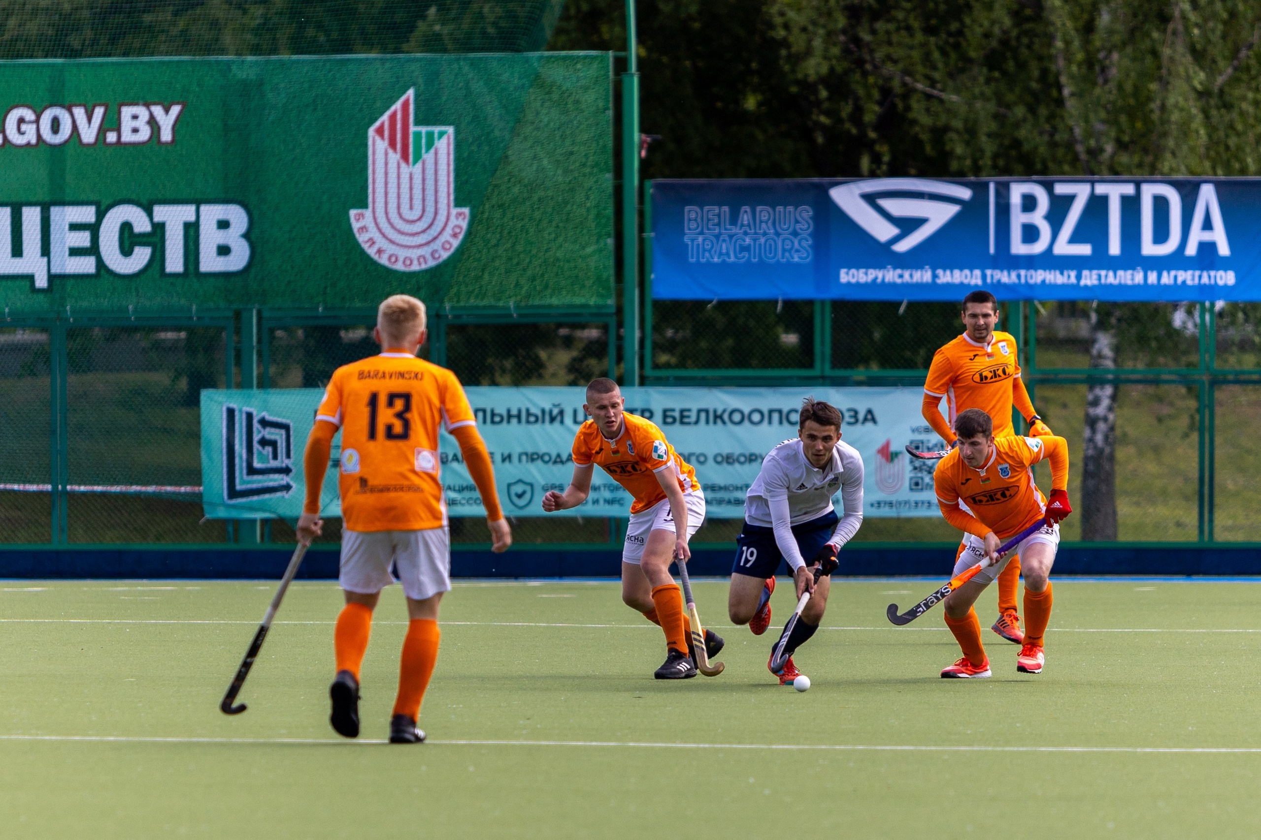 Хоккей на траве. ХК Минск — СК Строитель 11.05.2024. Профессиональный интерьерный и репортажный фотограф Минск и РБ. Максим Орлов