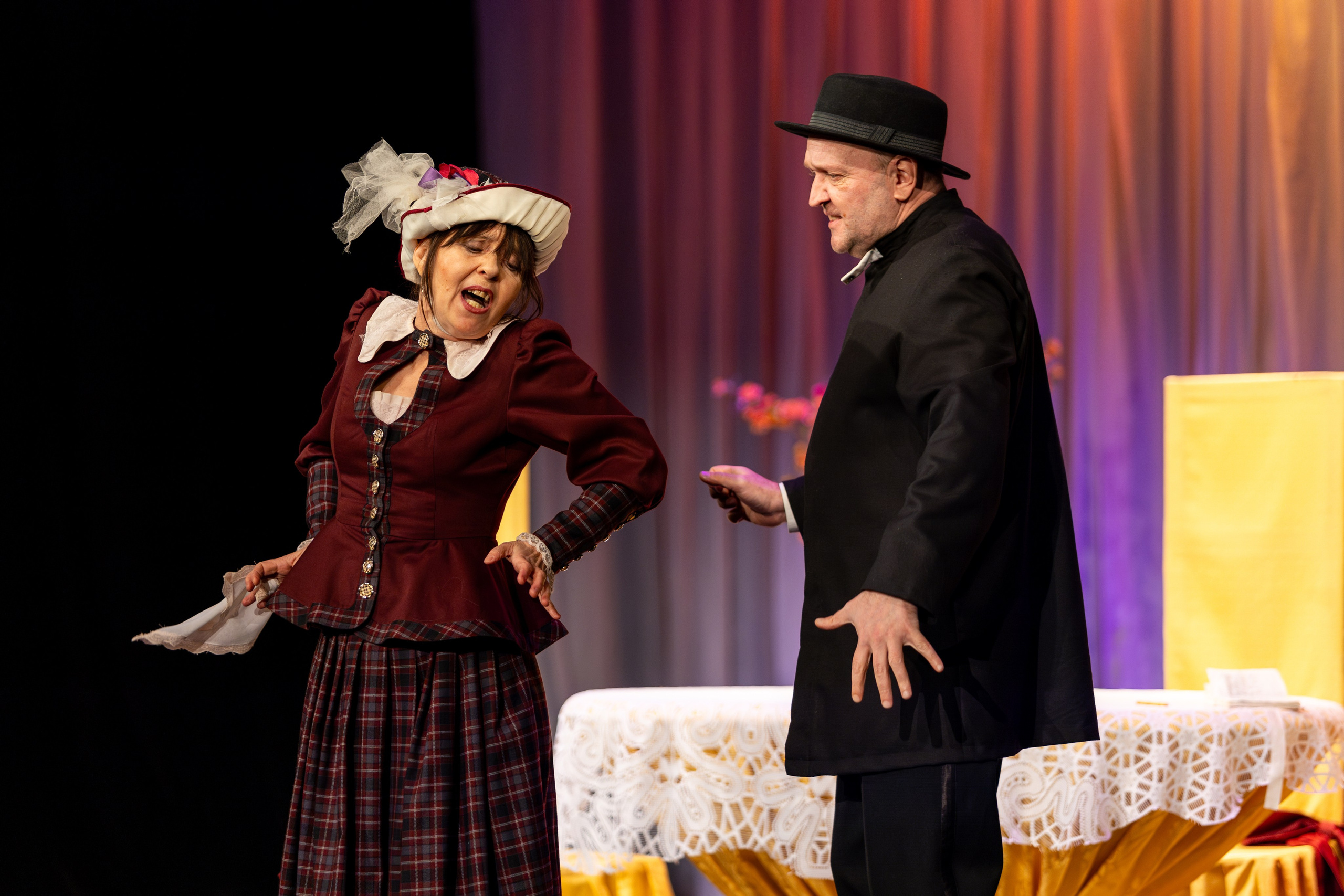 Новый театр «Как важно быть серьезным». Профессиональный интерьерный и репортажный фотограф Минск и РБ. Максим Орлов