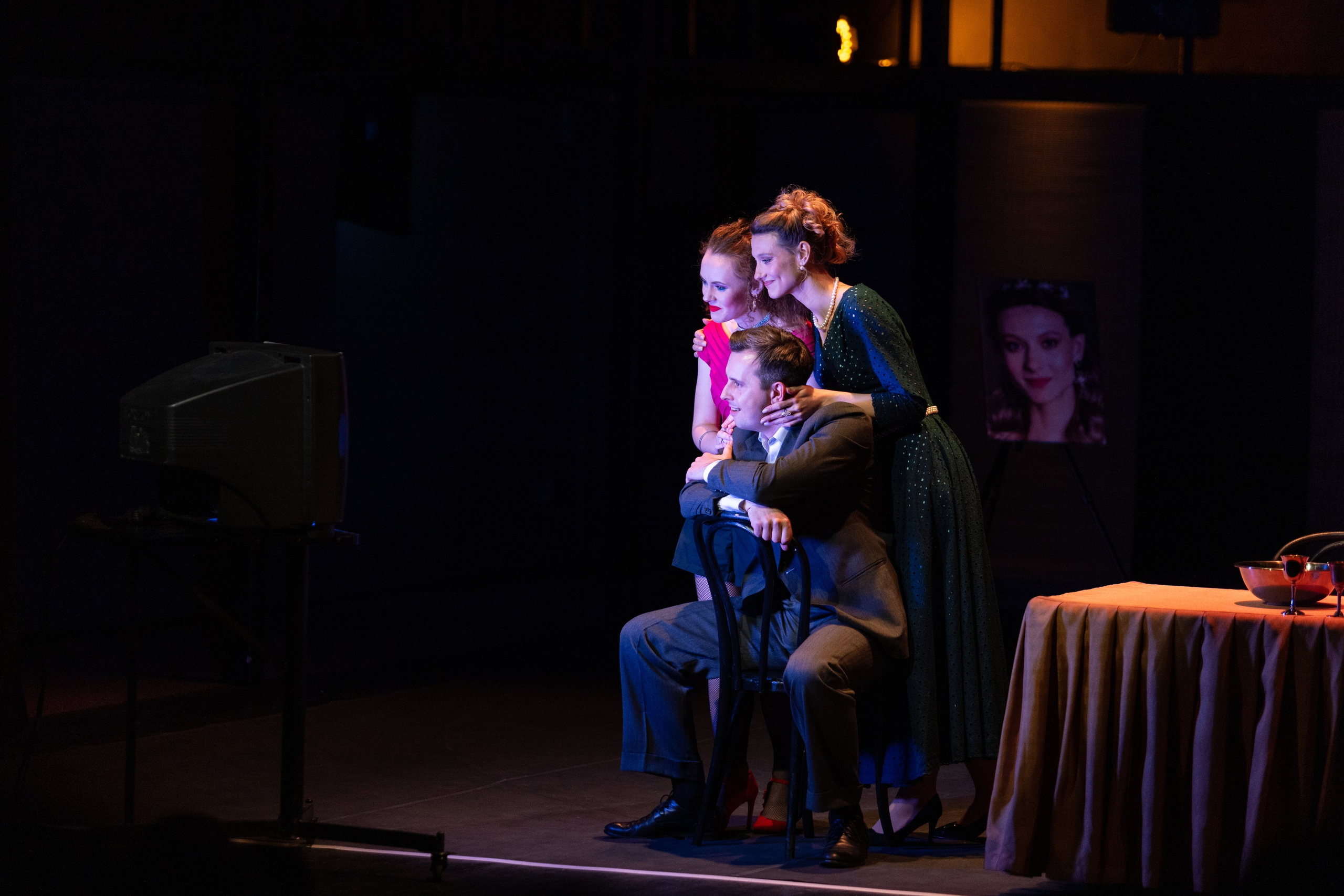 Новый театр «Плачу за любовь». Профессиональный интерьерный и репортажный фотограф Минск и РБ. Максим Орлов